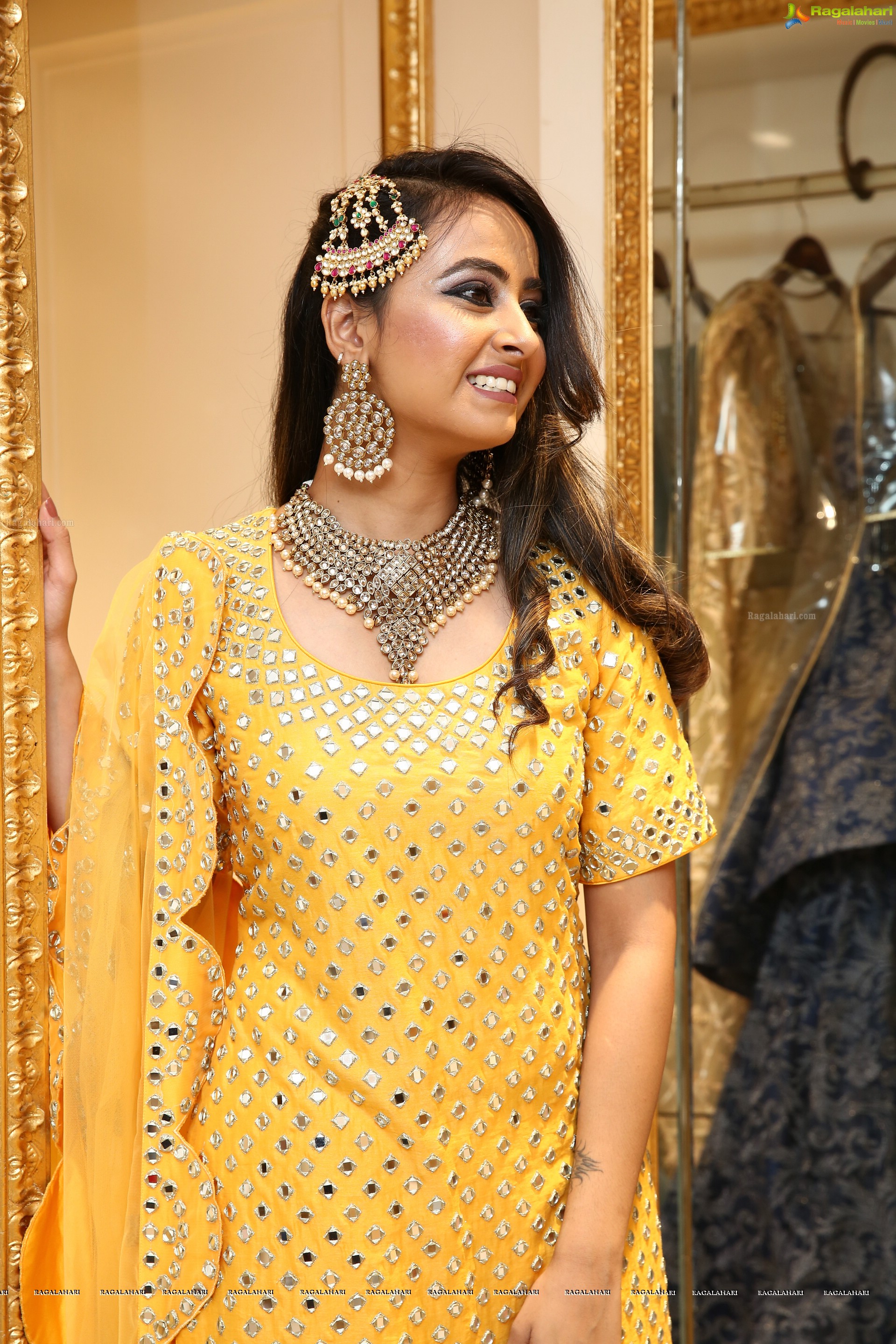 Ameeksha Pawar @ Neeru's Ramzan Exclusive 'Gharara Festival' - HD Gallery