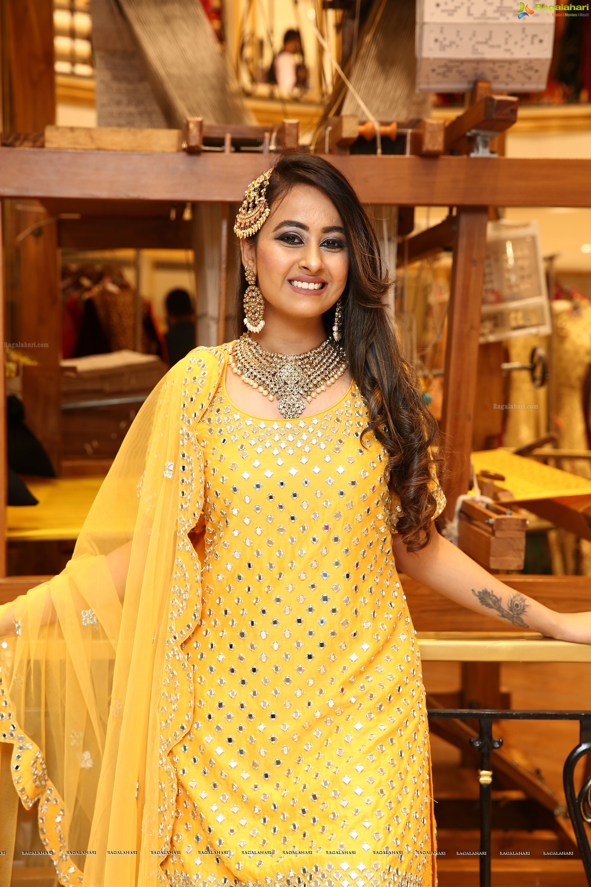 Ameeksha Pawar @ Neeru's Ramzan Exclusive 'Gharara Festival' - HD Gallery