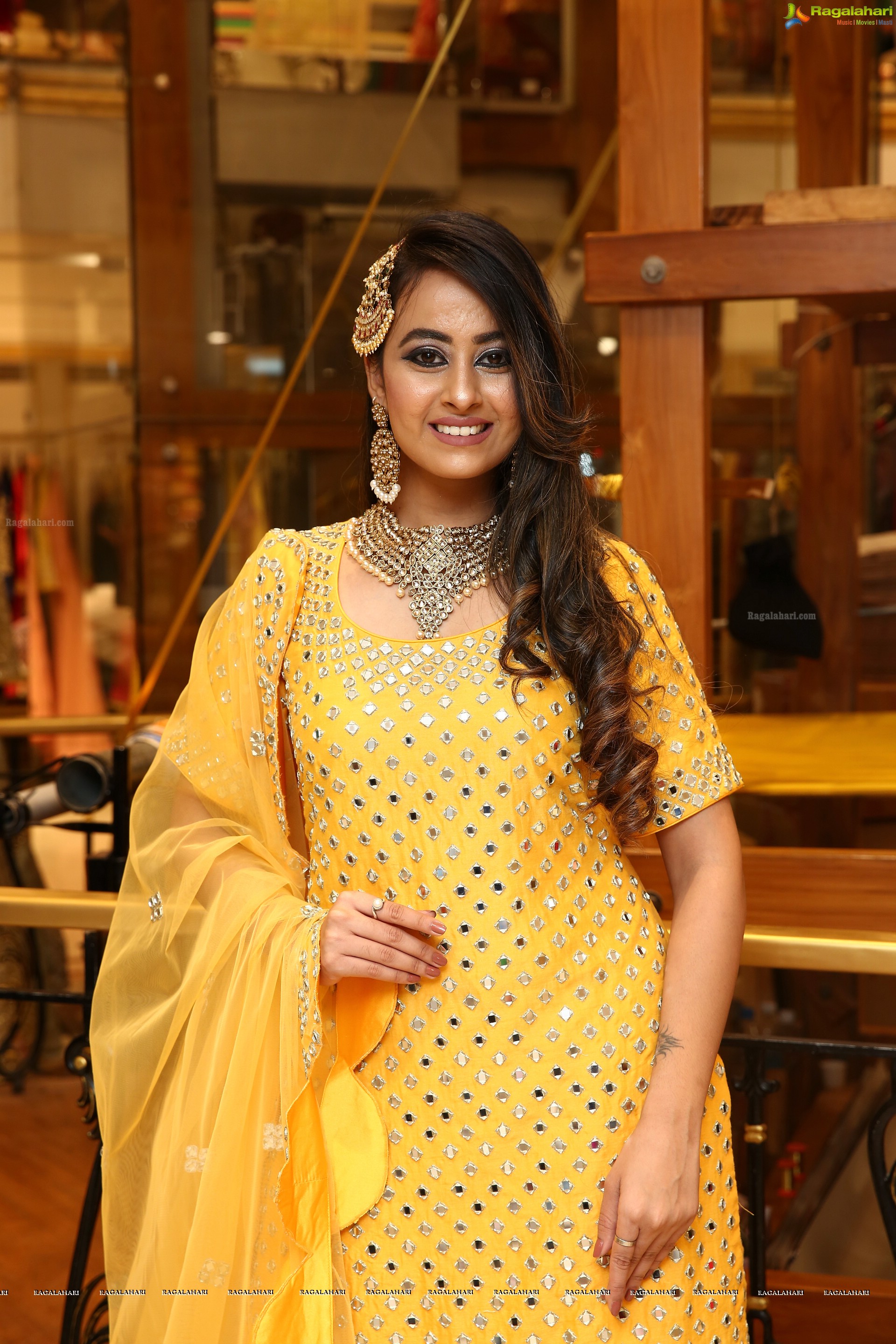 Ameeksha Pawar @ Neeru's Ramzan Exclusive 'Gharara Festival' - HD Gallery