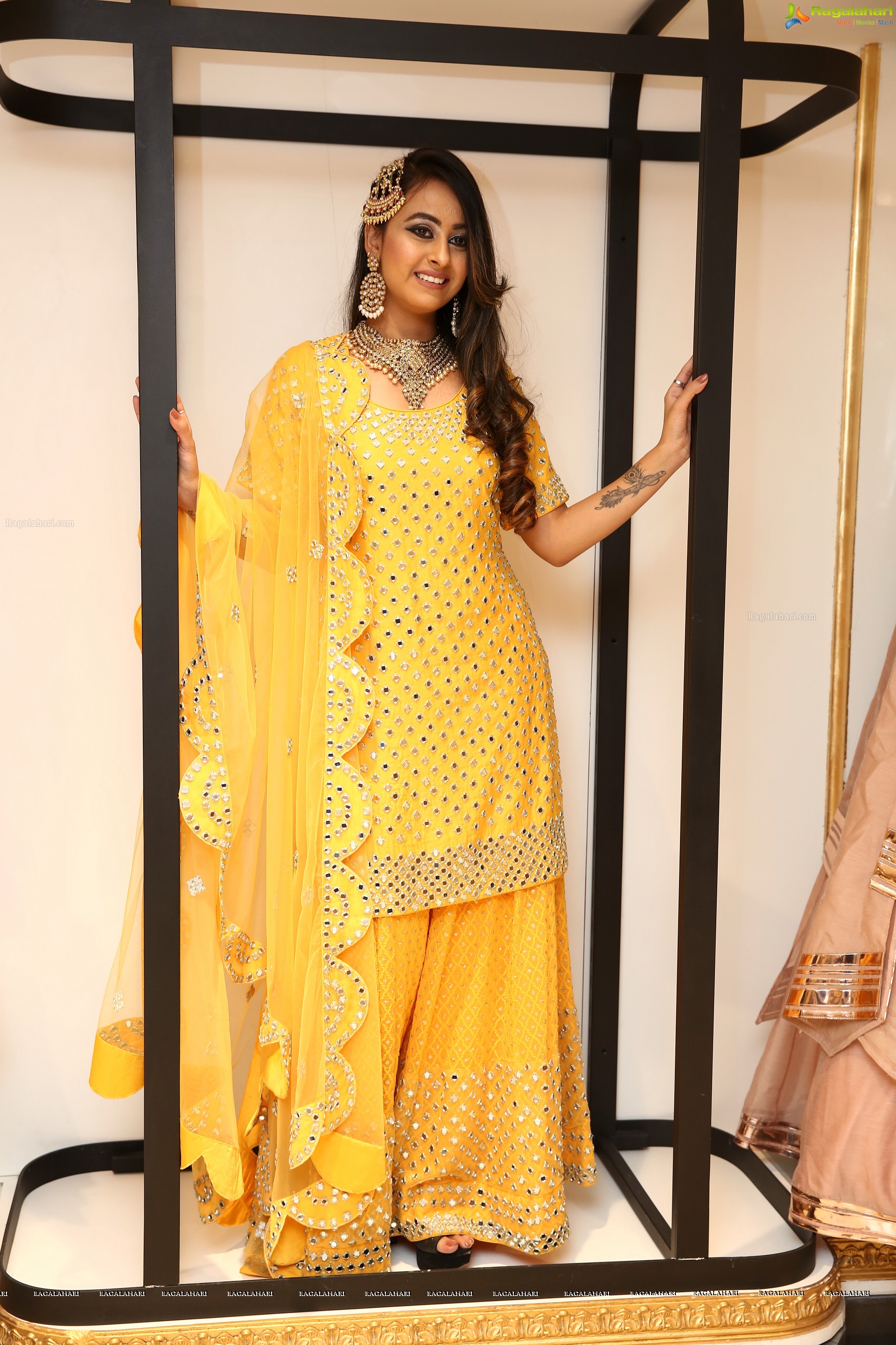 Ameeksha Pawar @ Neeru's Ramzan Exclusive 'Gharara Festival' - HD Gallery