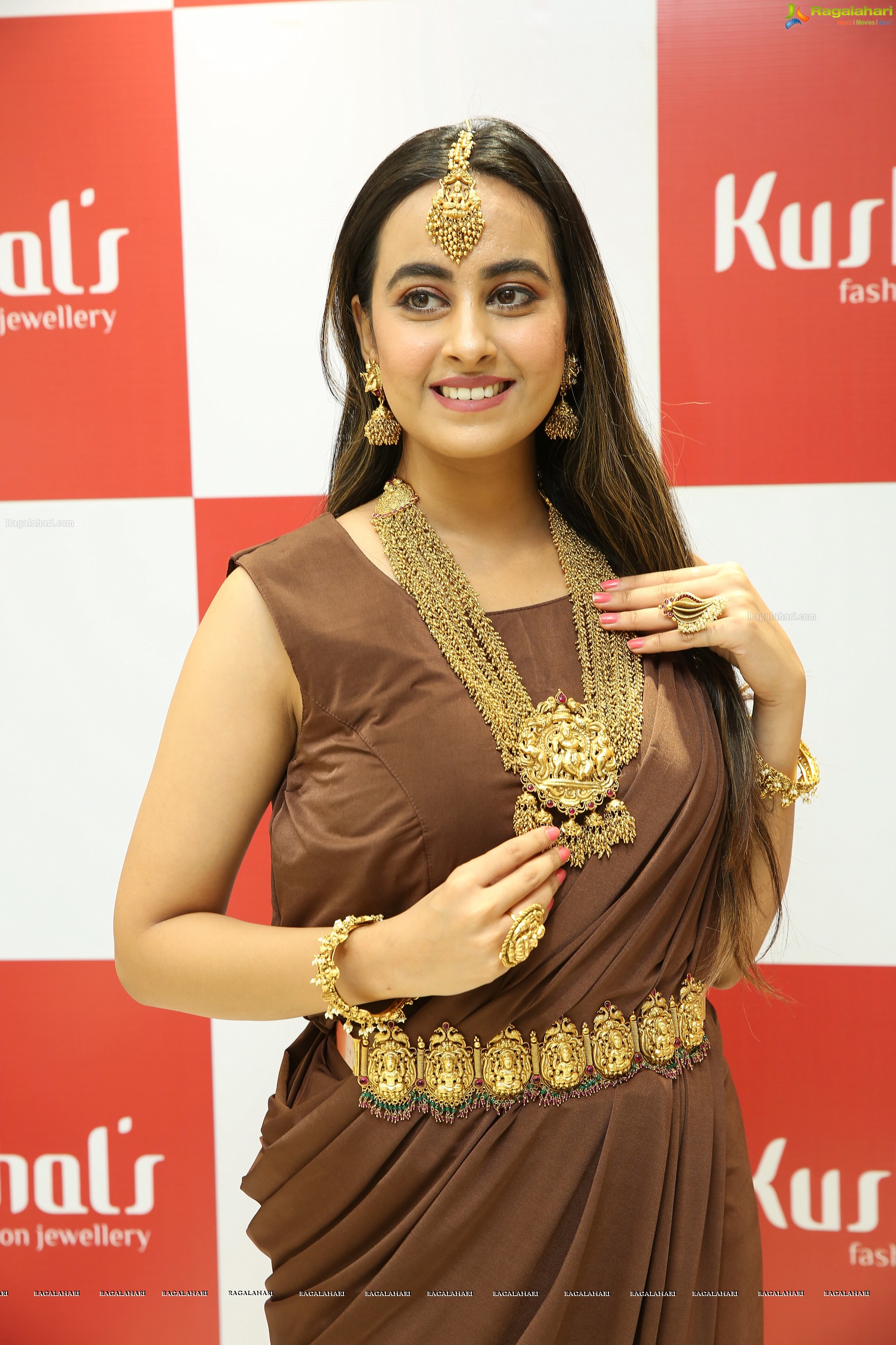 Ameeksha Pawar @ Kushal’s Fashion Jewellery Flagship Store Launch - HD Gallery