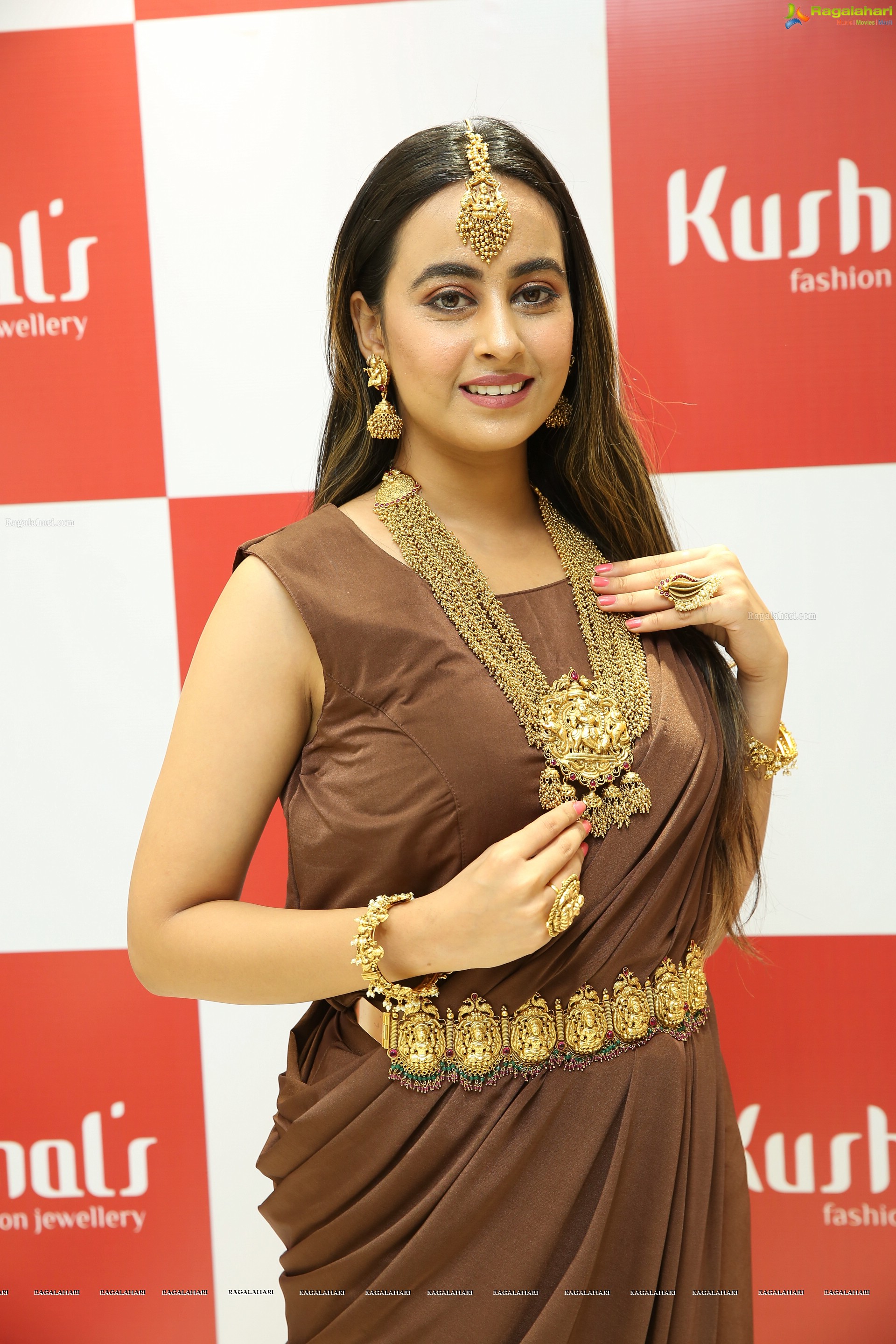 Ameeksha Pawar @ Kushal’s Fashion Jewellery Flagship Store Launch - HD Gallery