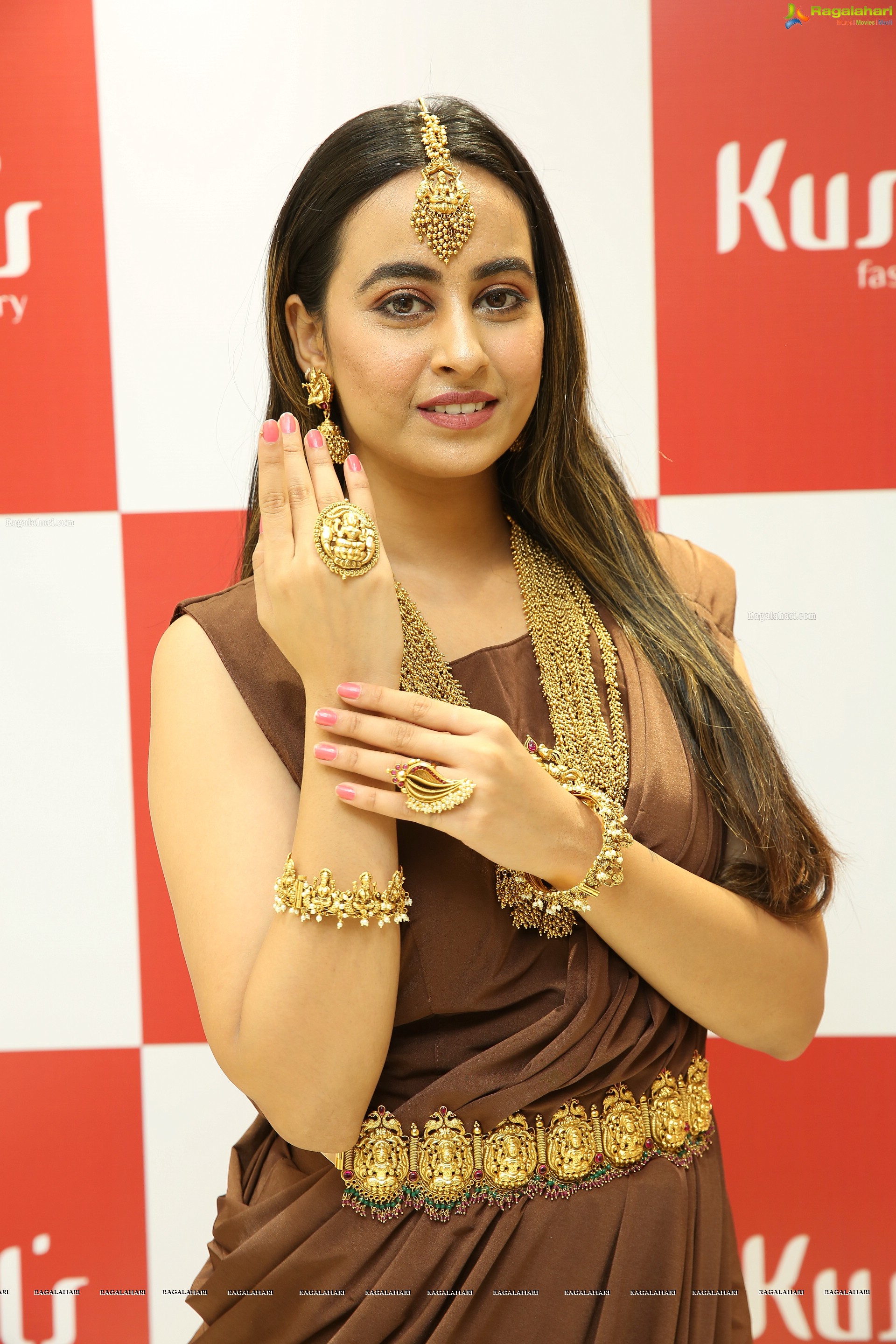 Ameeksha Pawar @ Kushal’s Fashion Jewellery Flagship Store Launch - HD Gallery