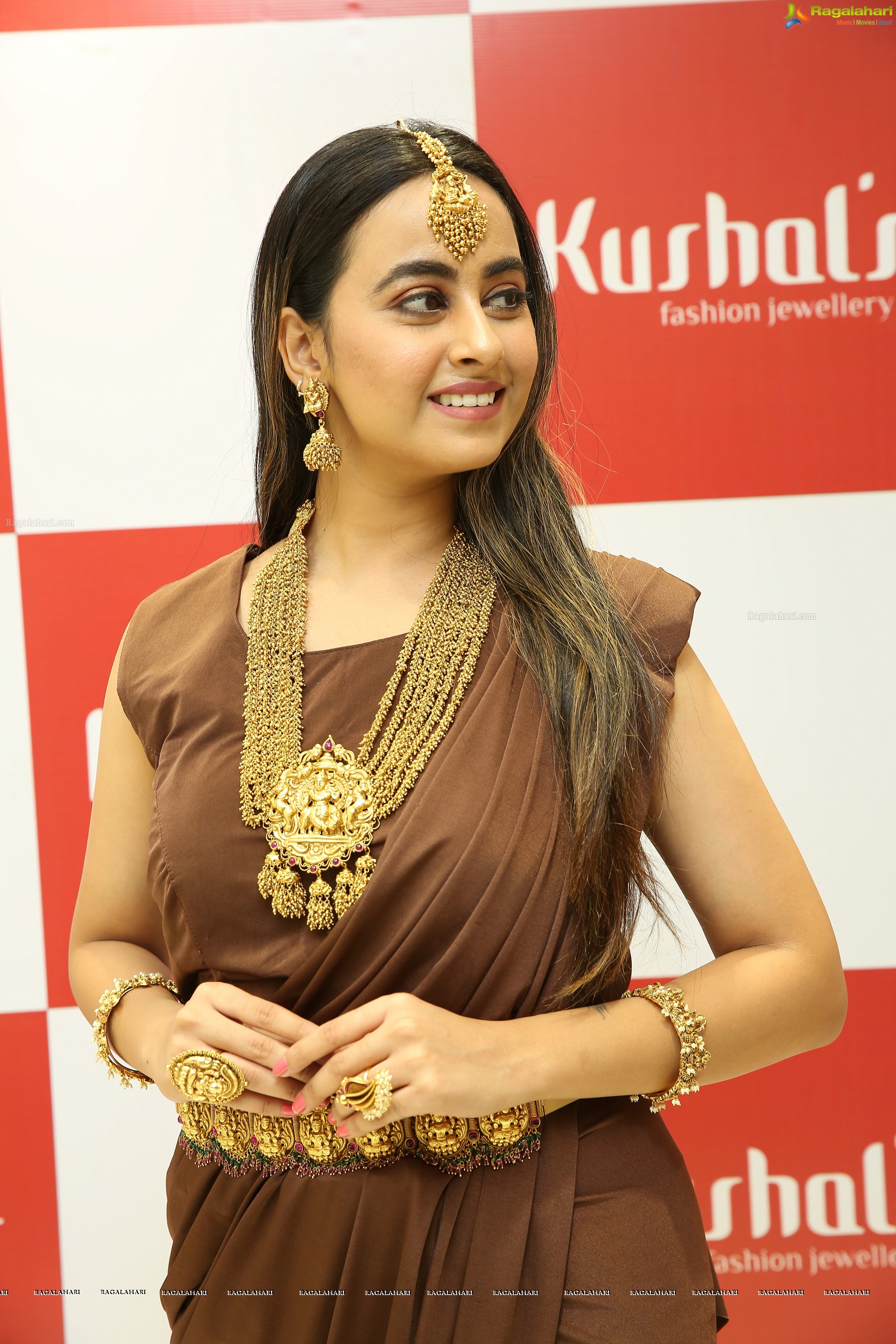 Ameeksha Pawar @ Kushal’s Fashion Jewellery Flagship Store Launch - HD Gallery