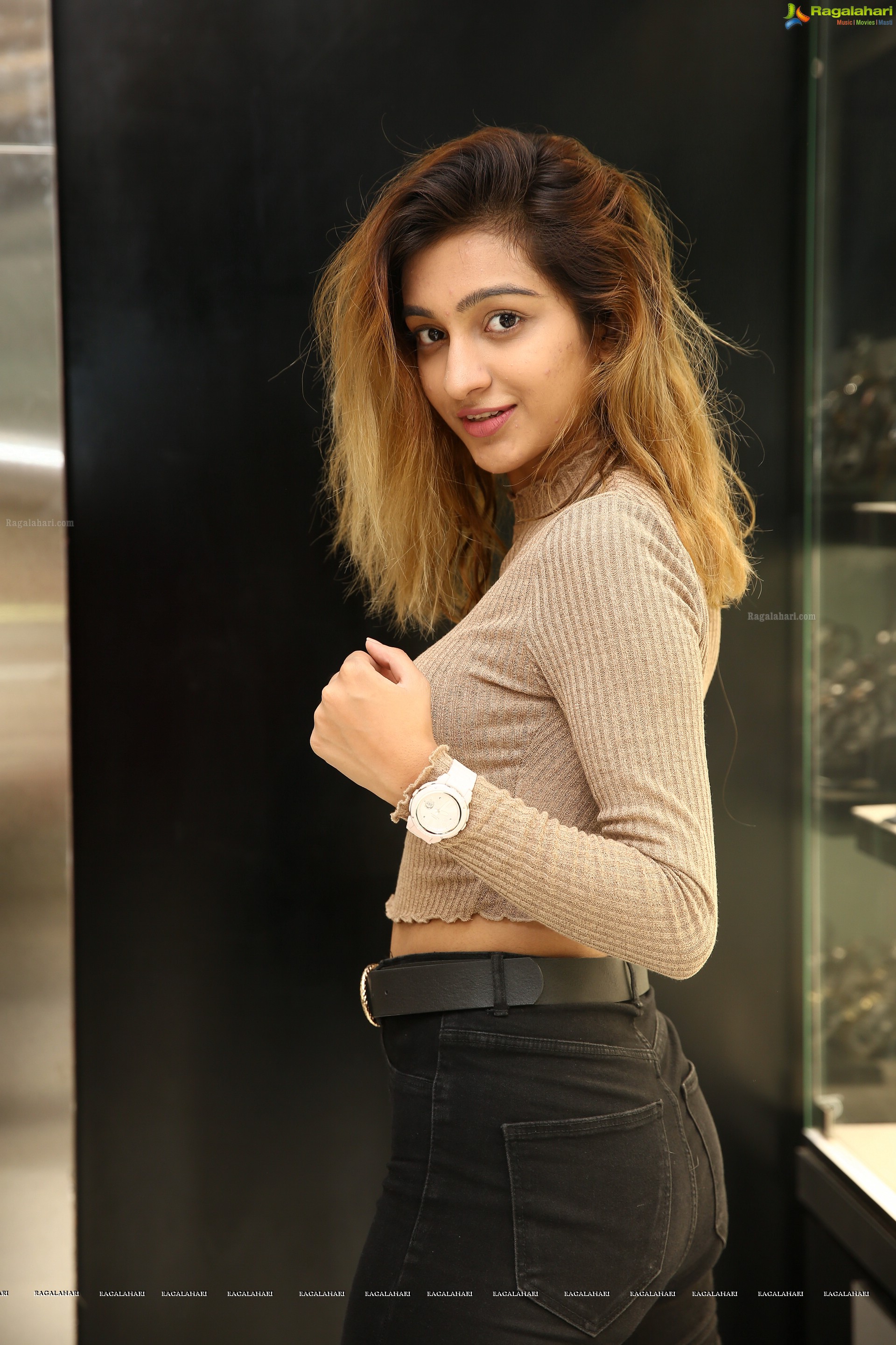 Insha Iqbal @ Casio Watches Showroom Launch - HD Gallery