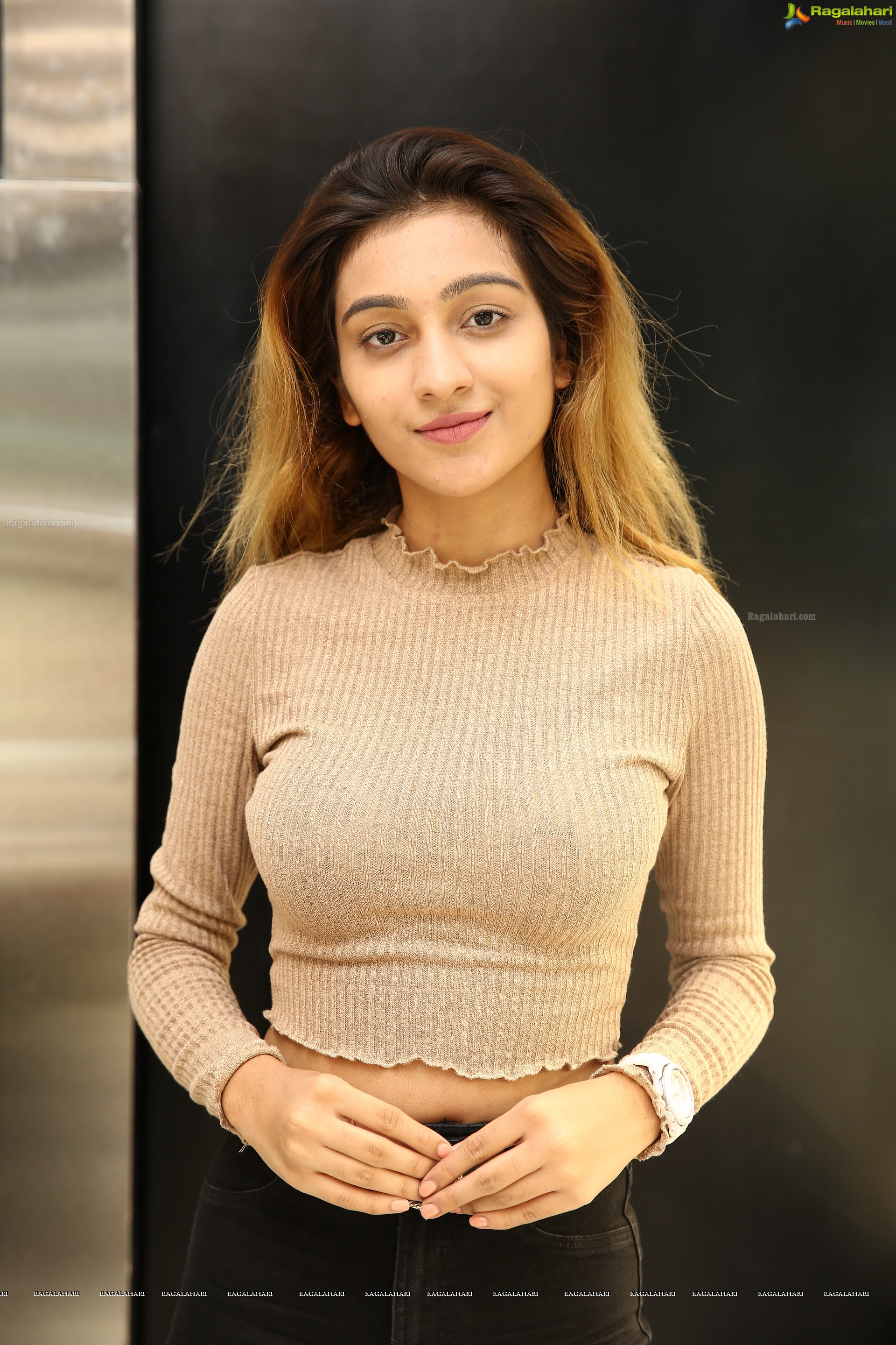 Insha Iqbal @ Casio Watches Showroom Launch - HD Gallery