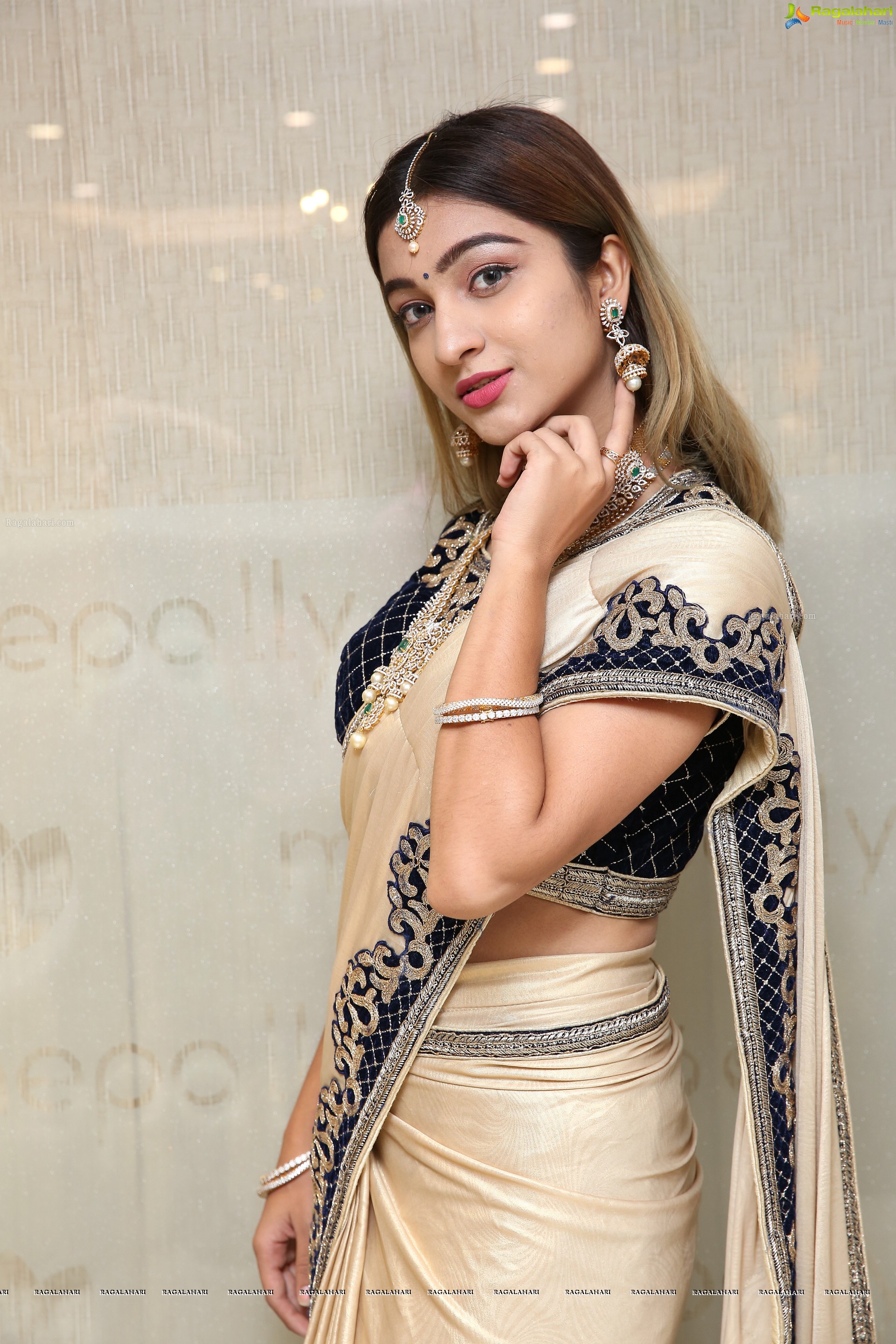 Insha Iqbal @ Manepally Jewellers Akshaya Tritiya Collection Launch - HD Gallery