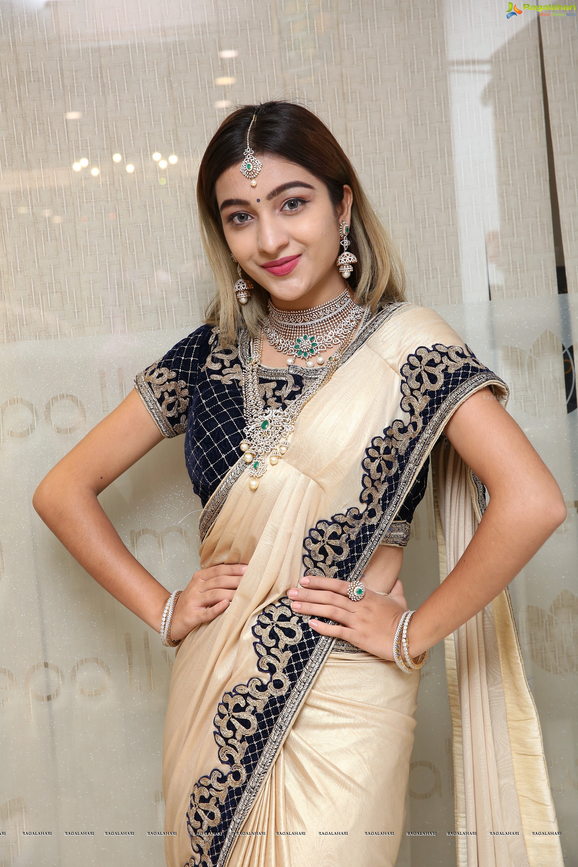 Insha Iqbal @ Manepally Jewellers Akshaya Tritiya Collection Launch - HD Gallery