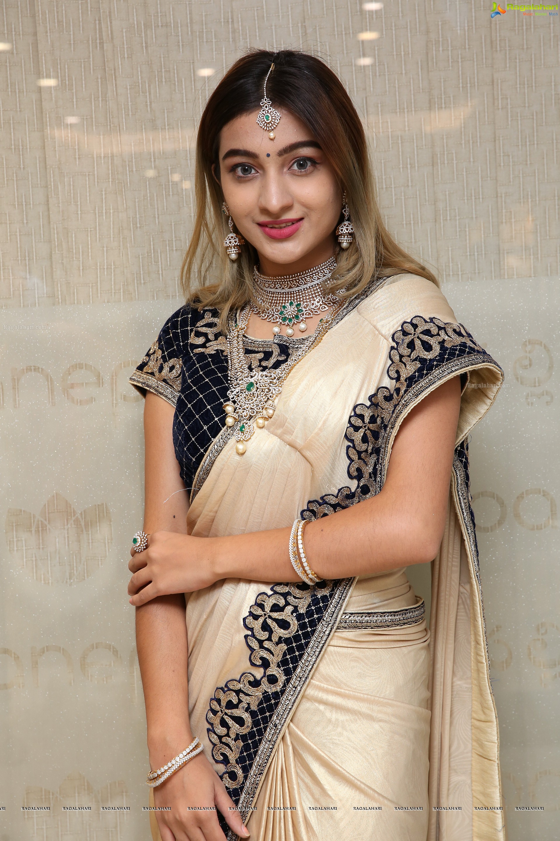 Insha Iqbal @ Manepally Jewellers Akshaya Tritiya Collection Launch - HD Gallery