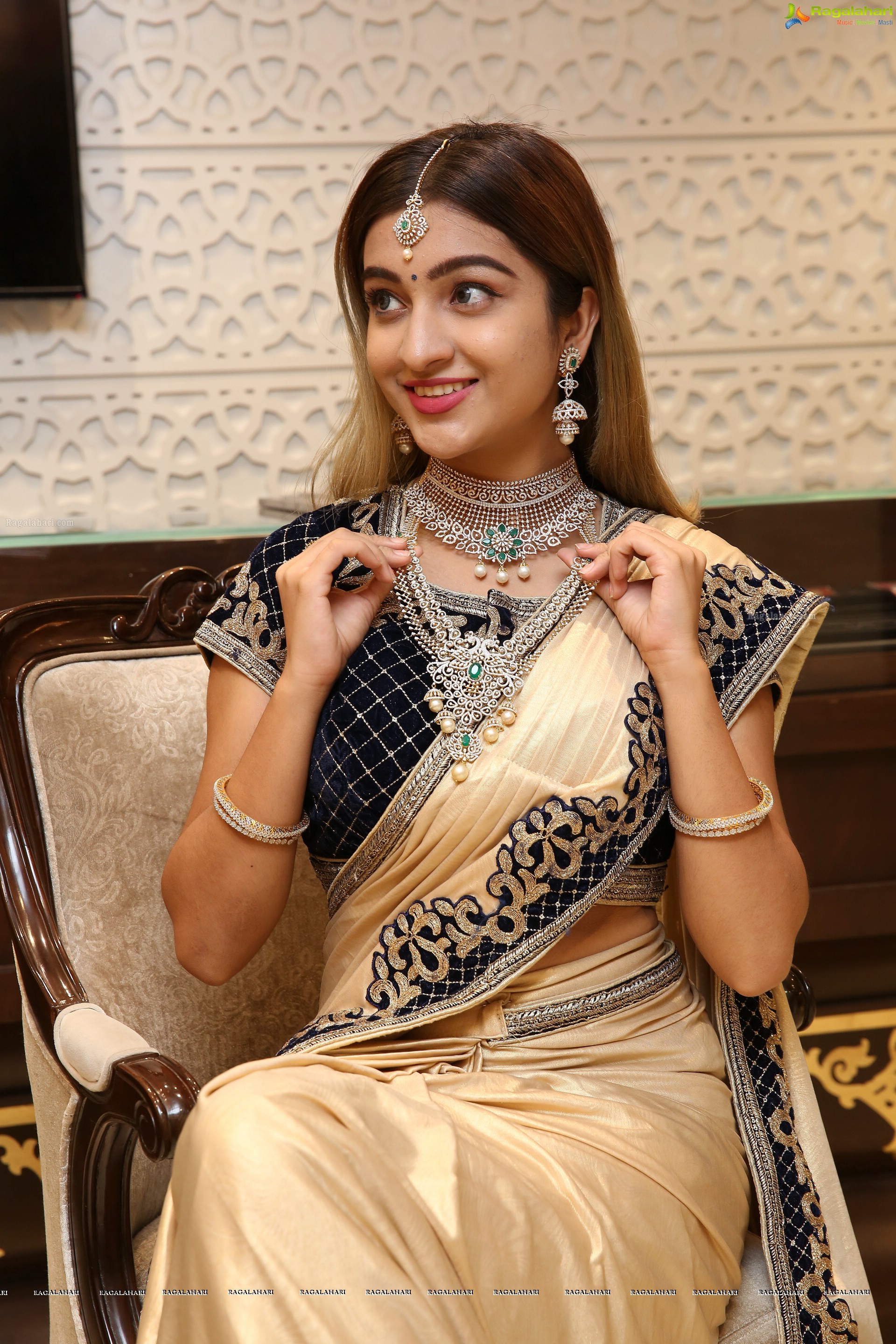 Insha Iqbal @ Manepally Jewellers Akshaya Tritiya Collection Launch - HD Gallery