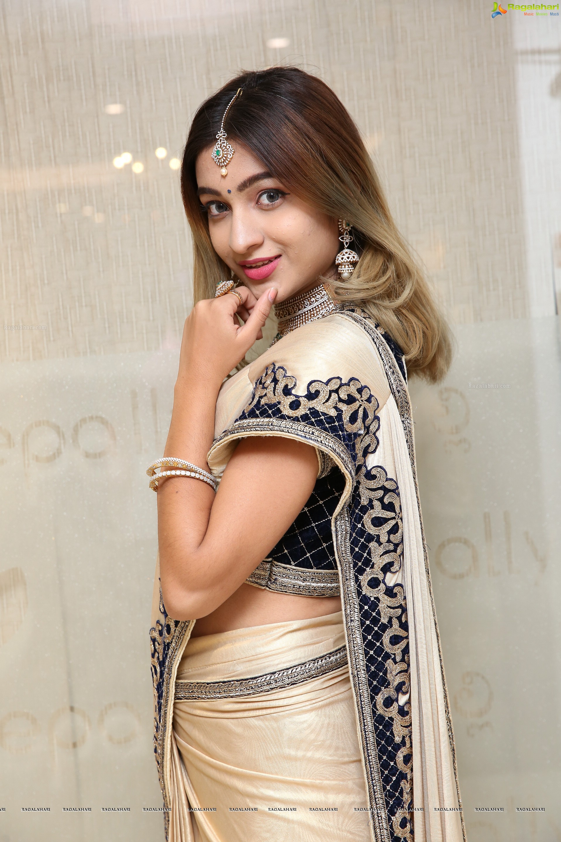 Insha Iqbal @ Manepally Jewellers Akshaya Tritiya Collection Launch - HD Gallery