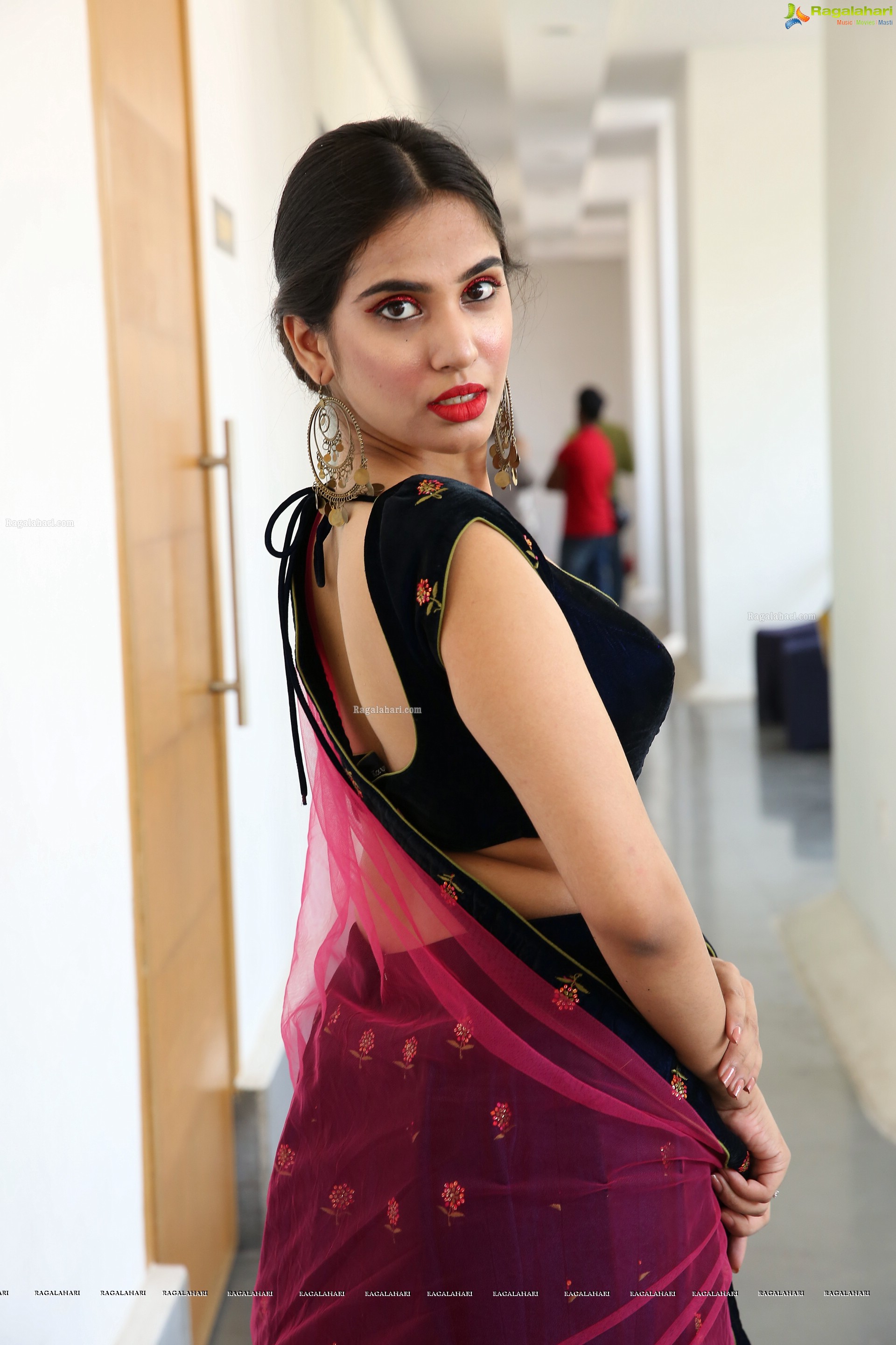 Jahnavi Rao @ Sutraa Grand Curtain Raiser & Fashion Showcase - HD Gallery