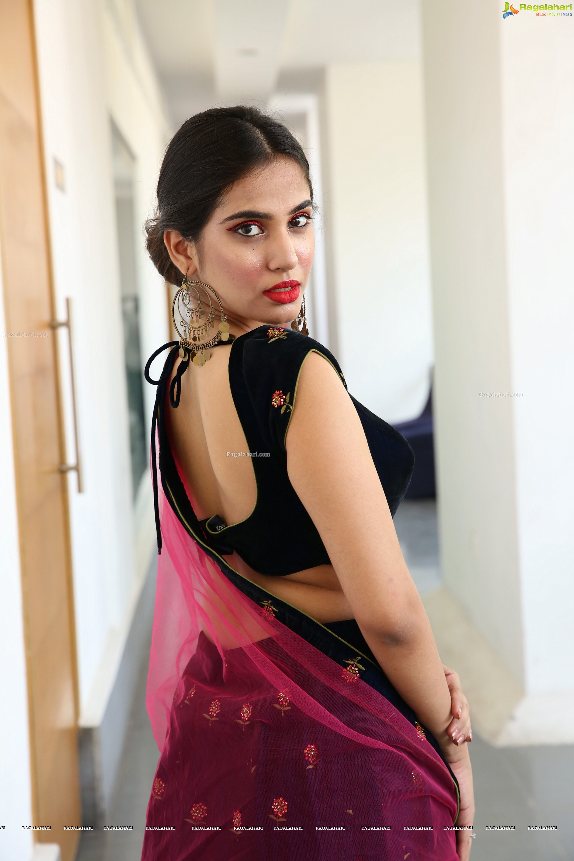 Jahnavi Rao @ Sutraa Grand Curtain Raiser & Fashion Showcase - HD Gallery