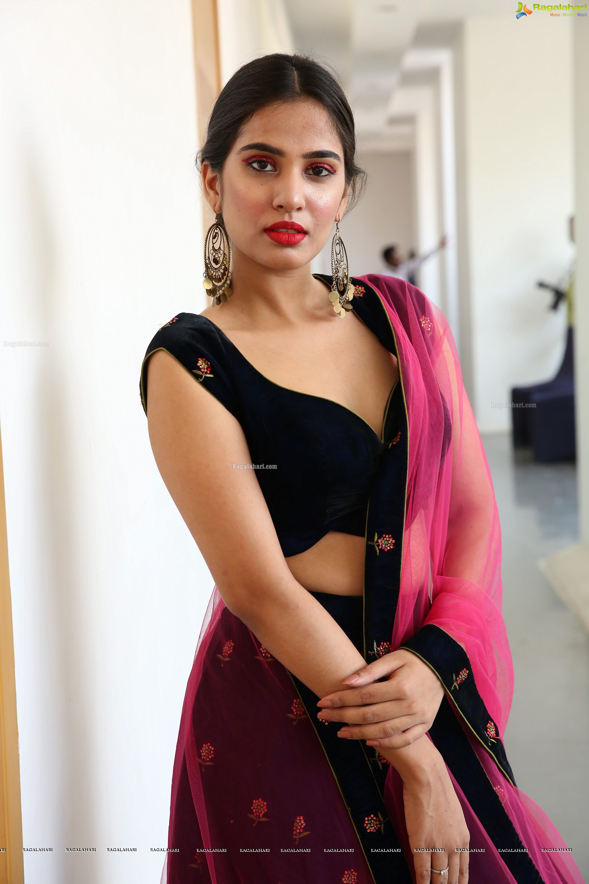 Jahnavi Rao @ Sutraa Grand Curtain Raiser & Fashion Showcase - HD Gallery