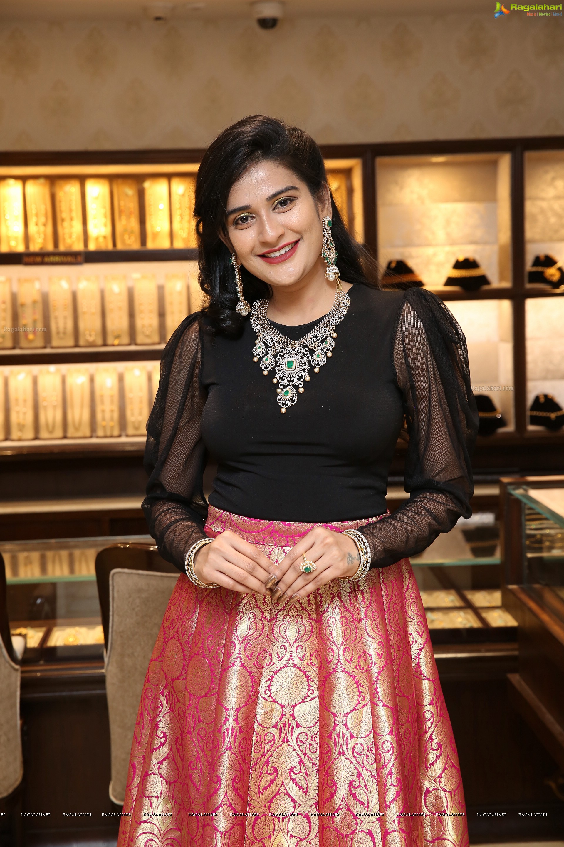 Jenny Honey @ Manepally Jewellers Akshaya Tritiya Collection Launch - HD Gallery