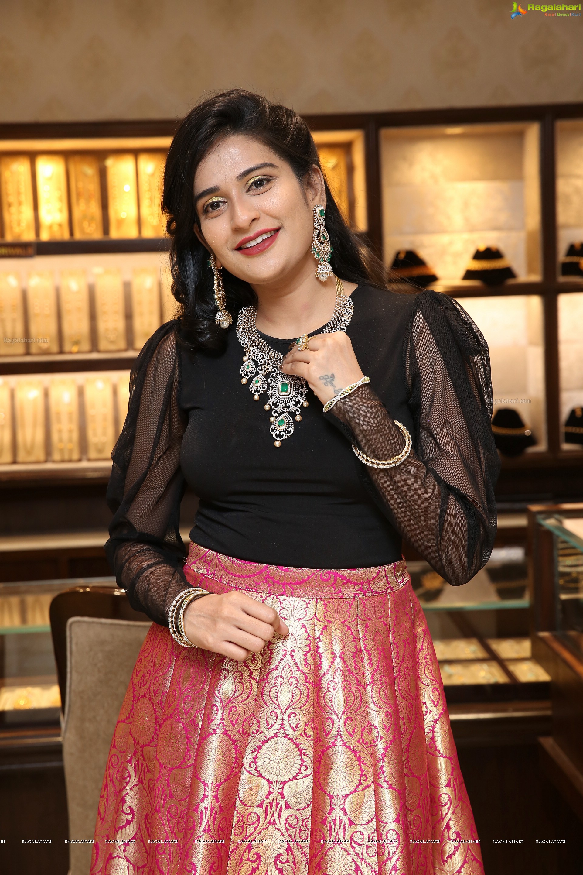 Jenny Honey @ Manepally Jewellers Akshaya Tritiya Collection Launch - HD Gallery