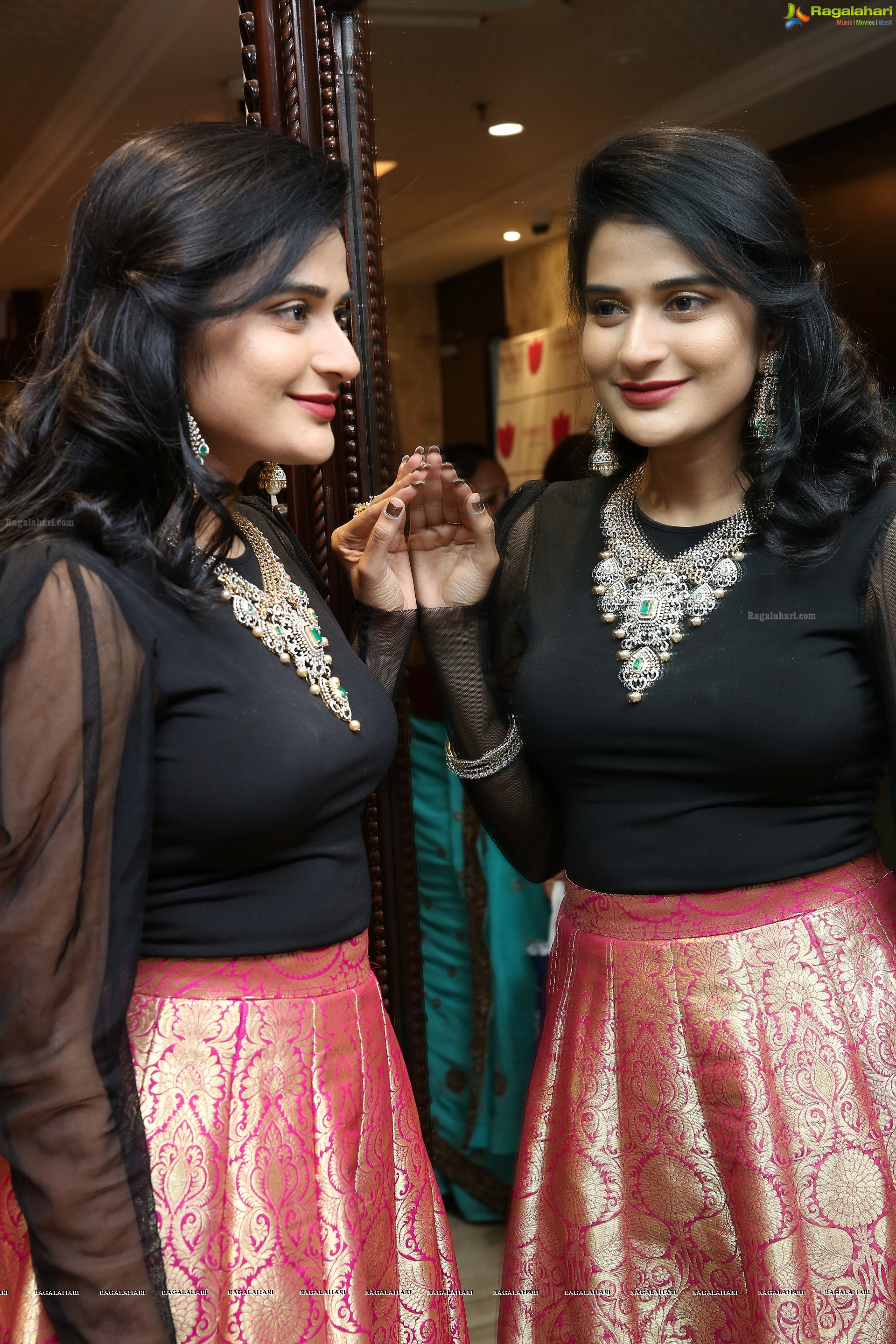 Jenny Honey @ Manepally Jewellers Akshaya Tritiya Collection Launch - HD Gallery