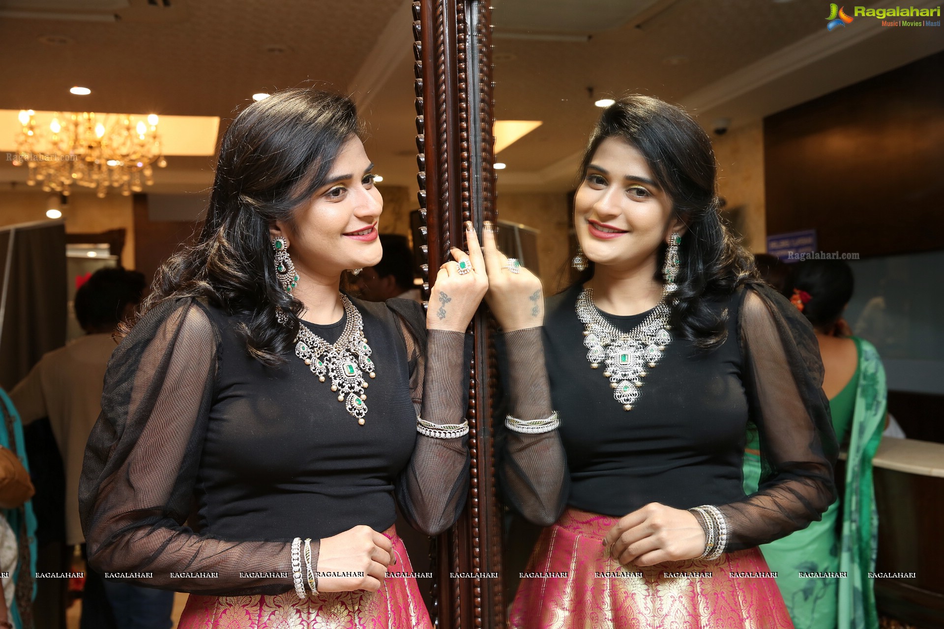 Jenny Honey @ Manepally Jewellers Akshaya Tritiya Collection Launch - HD Gallery