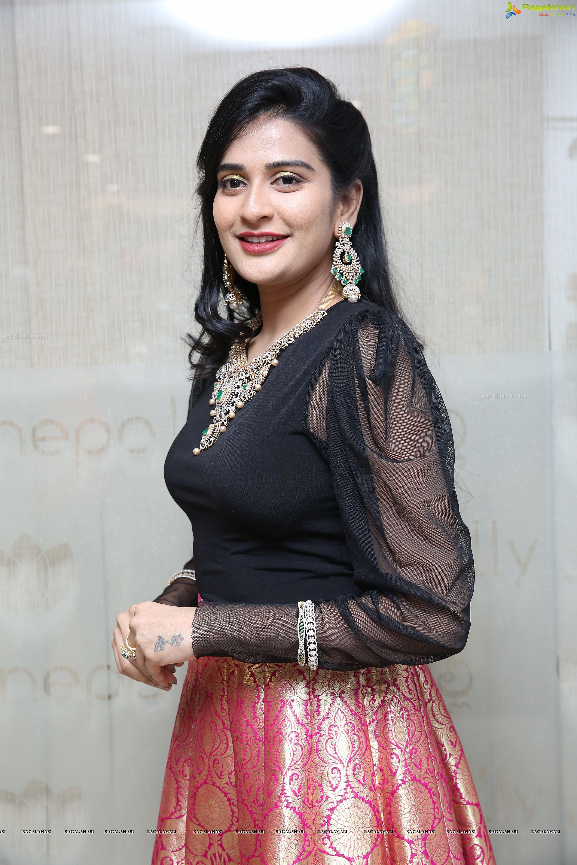 Jenny Honey @ Manepally Jewellers Akshaya Tritiya Collection Launch - HD Gallery