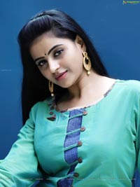 Naveena Reddy