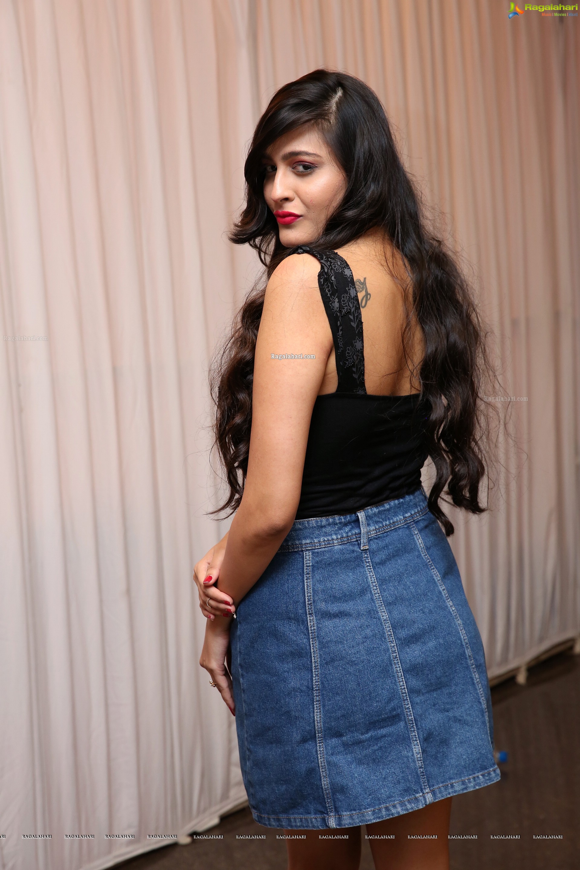 Swetha Jadhav @ Celebrity Cricket Tour to South Africa Jersey Launch - HD Gallery