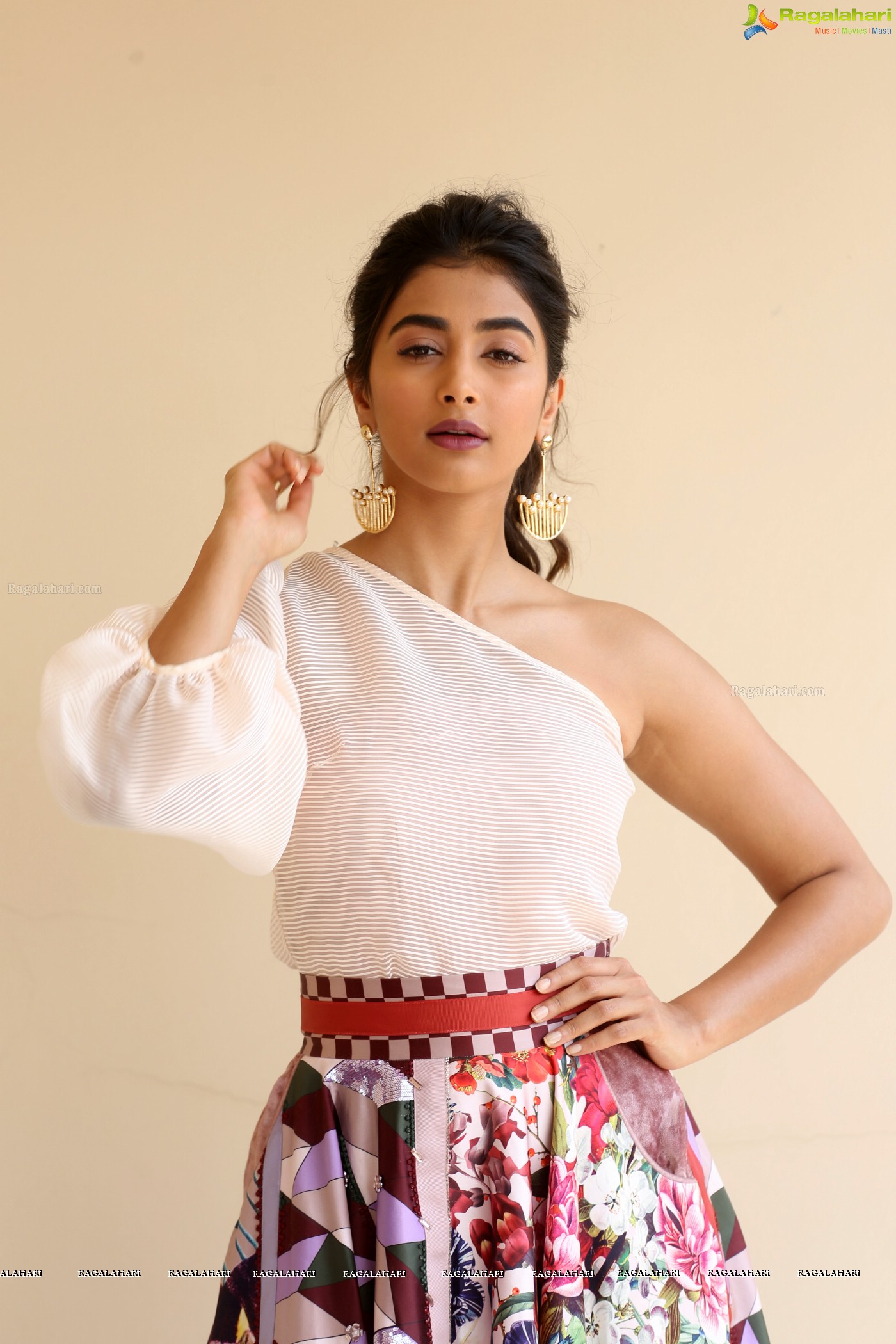 Pooja Hegde at Maharshi Success Meet, Photo Gallery