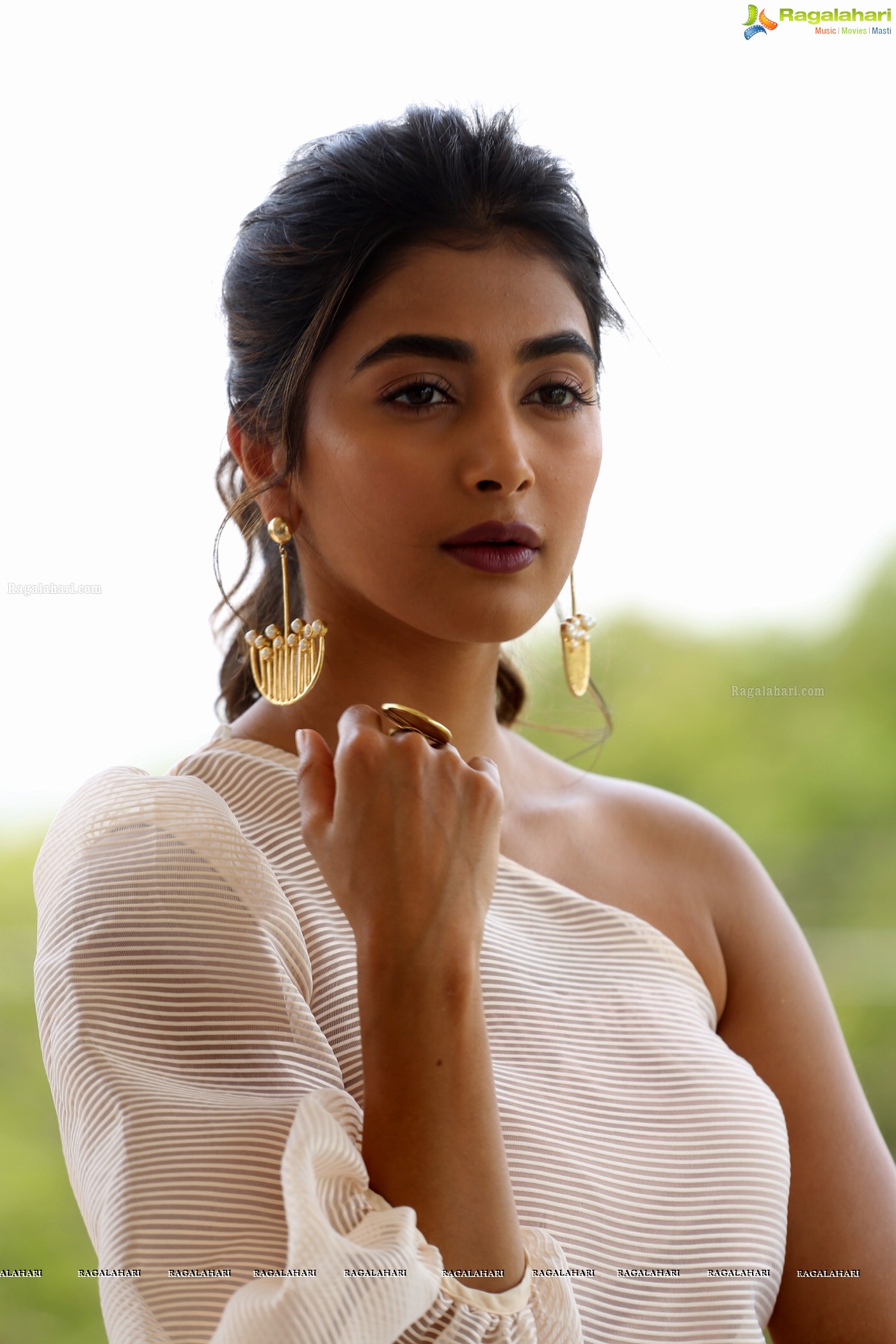 Pooja Hegde at Maharshi Success Meet, Photo Gallery