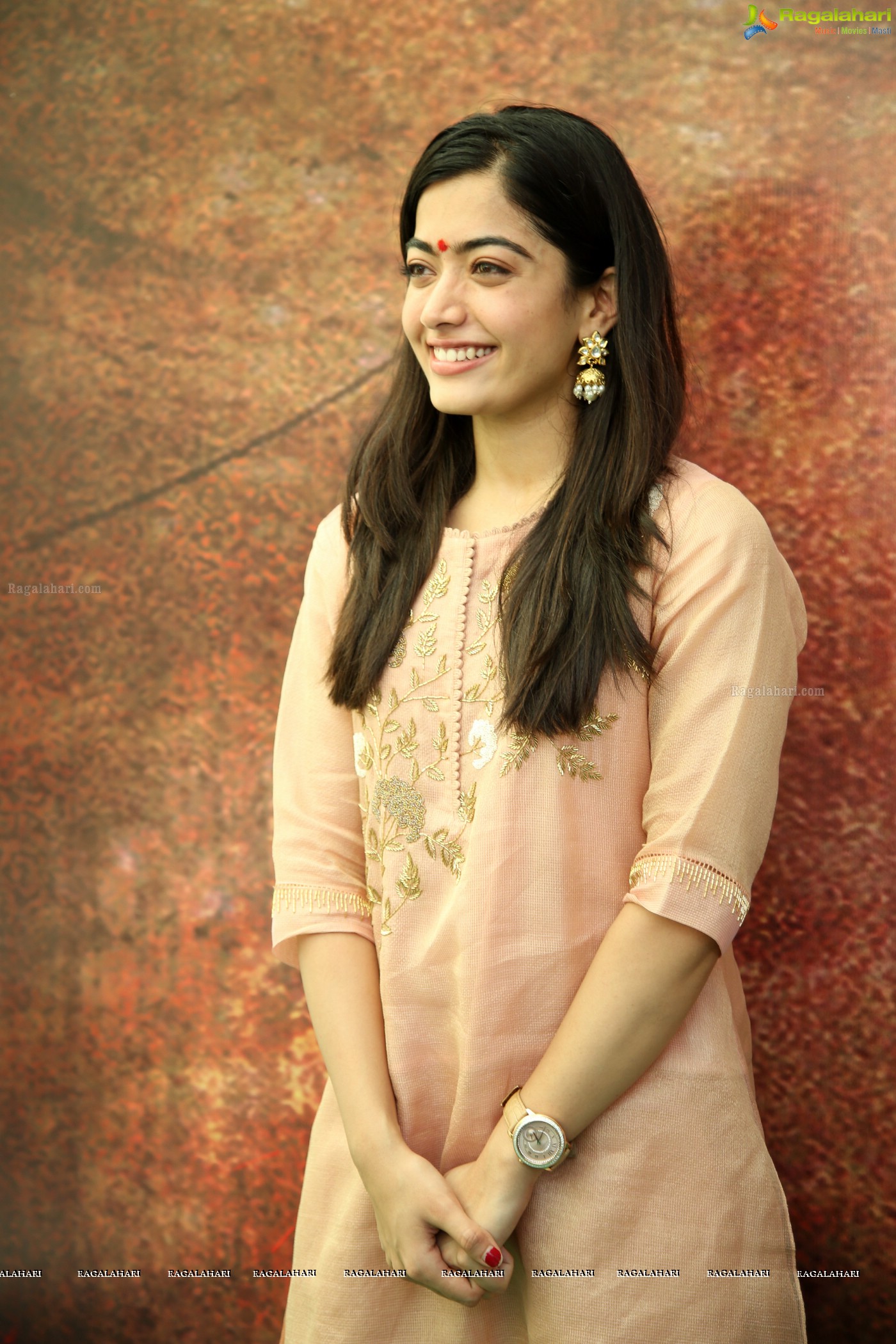 Rashmika Mandanna @ Sarileru Neekevvaru Movie Launch (Hi-Resolution Photos)