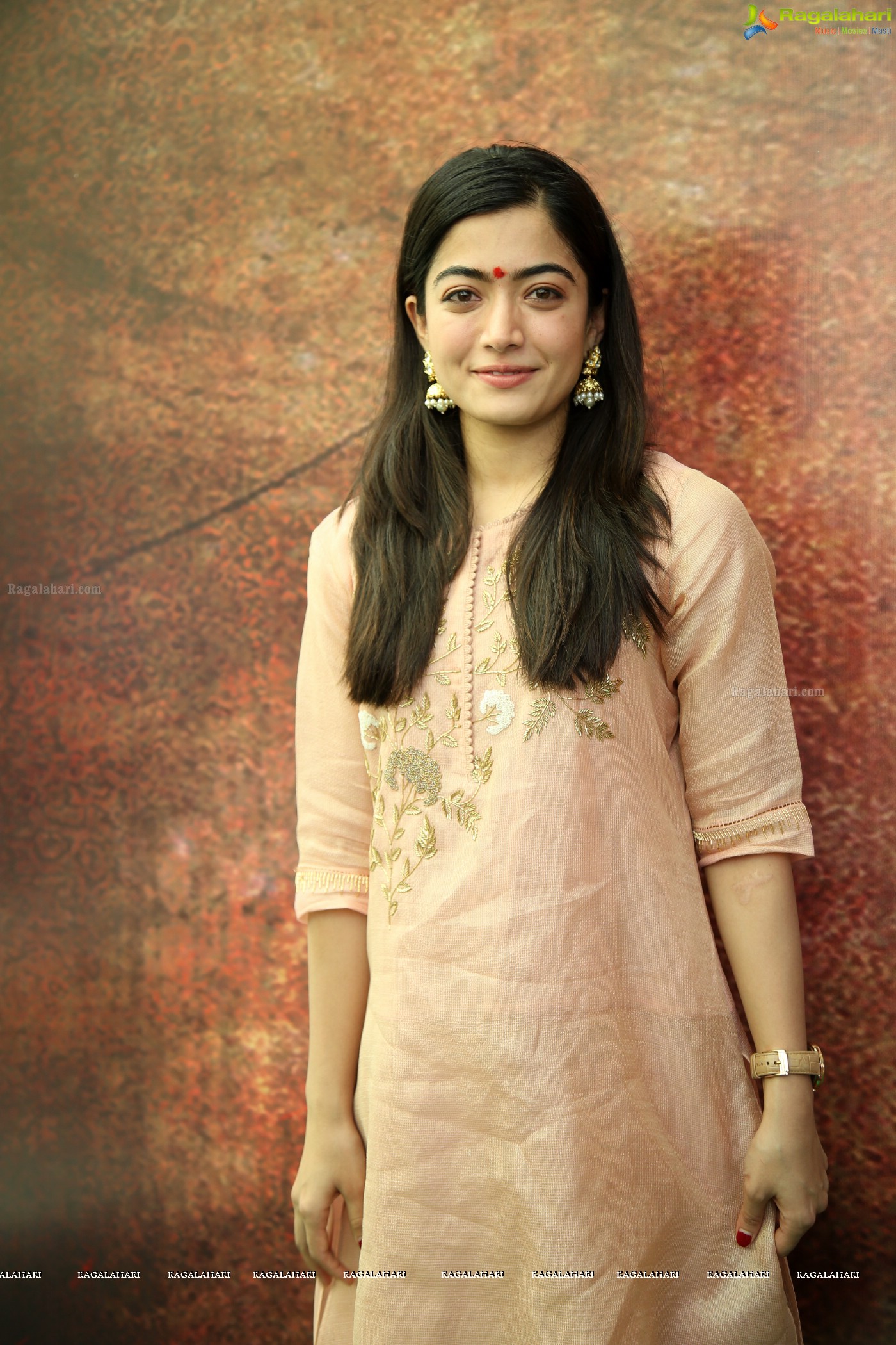 Rashmika Mandanna @ Sarileru Neekevvaru Movie Launch (Hi-Resolution Photos)