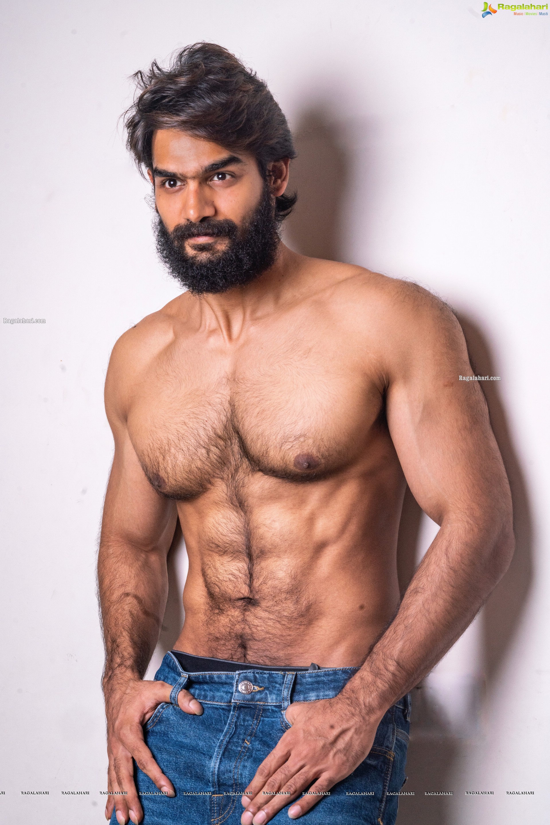 Kartikeya Gummakonda with 6-Pack Abs