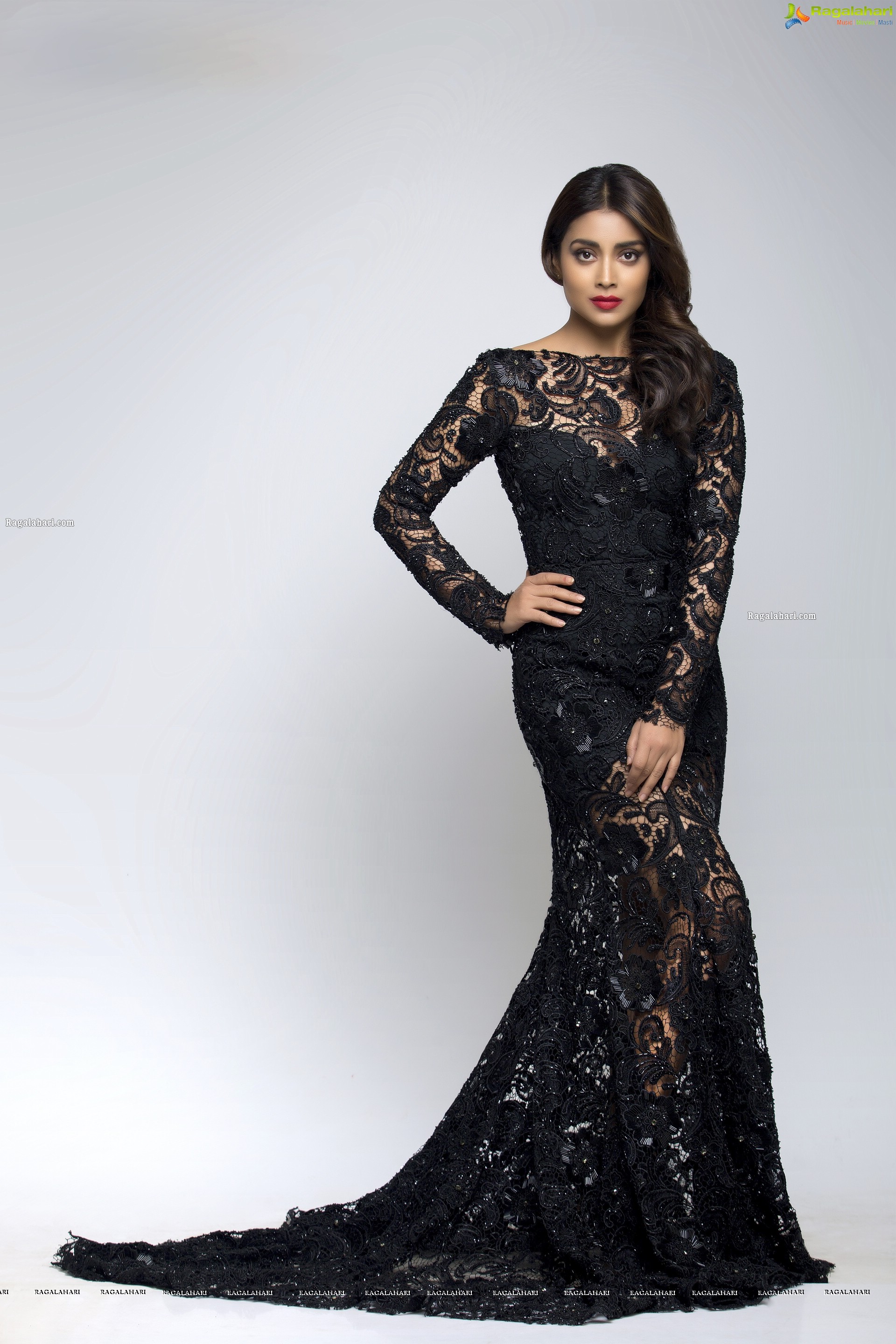 Shriya Saran Latest Photoshoot Images - HD Gallery