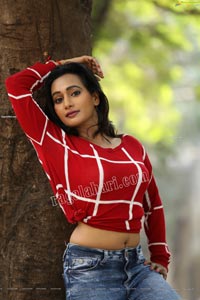 Nisheetha in Red Checks T-Shirt and Jeans