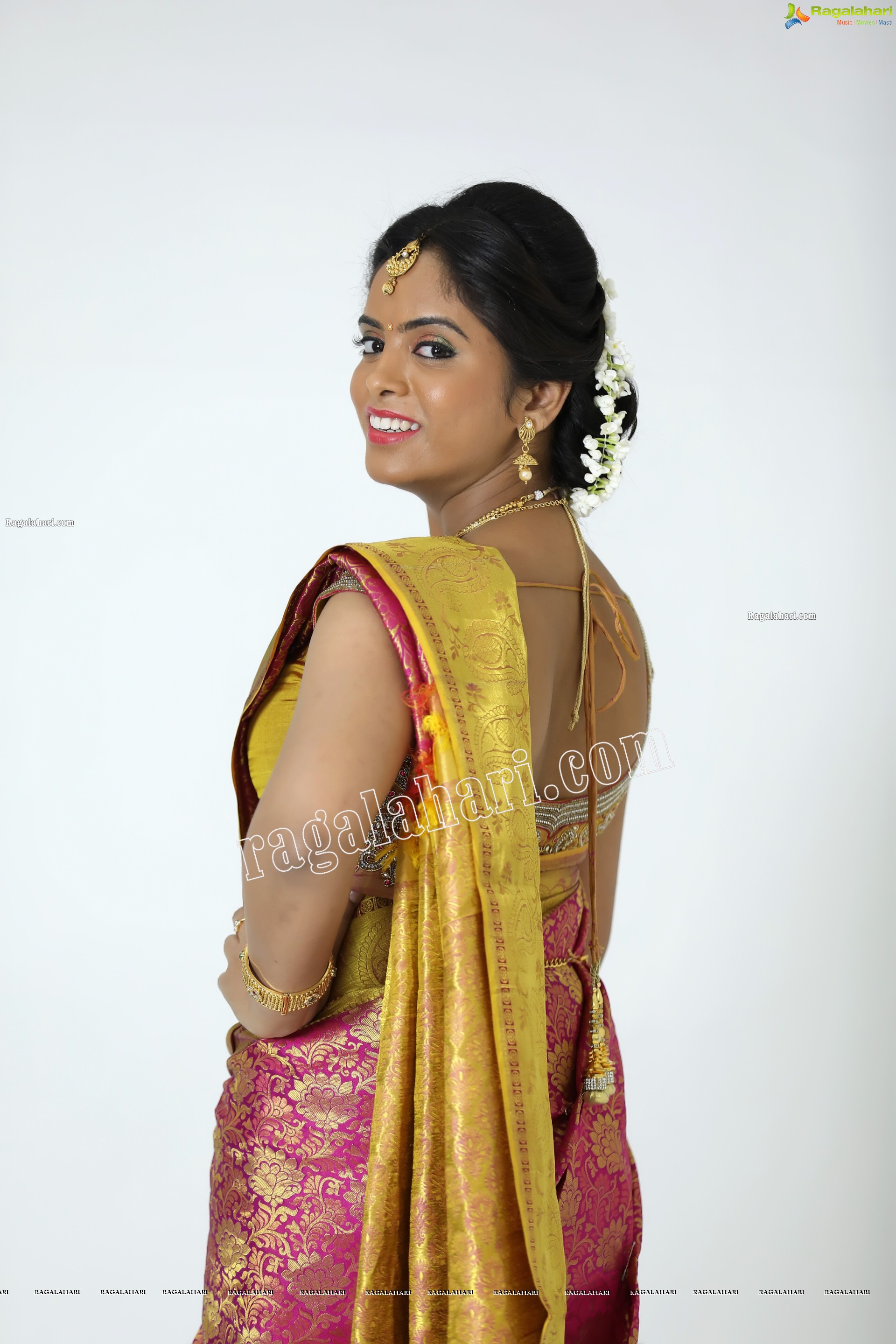 Sameera Reddy G in Pink and Gold Silk Saree With Jewellery Exclusive Photo Shoot