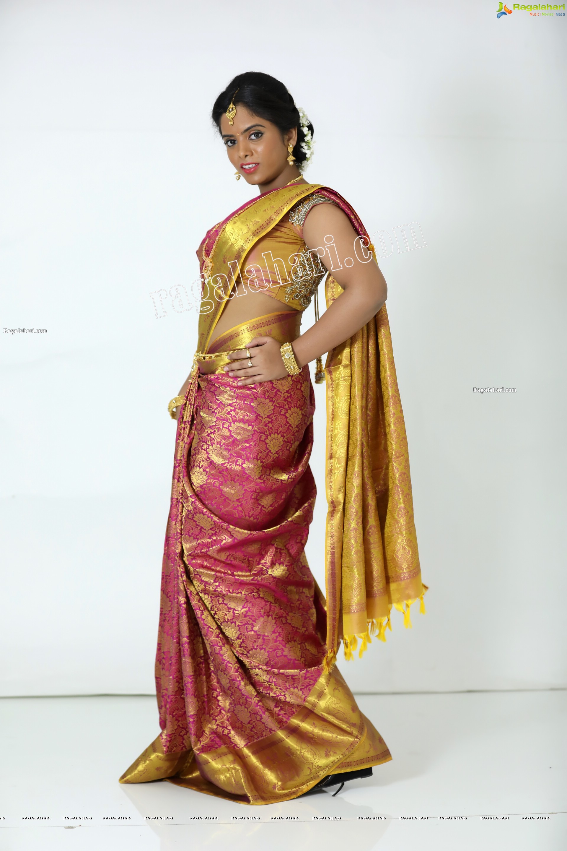 Sameera Reddy G in Pink and Gold Silk Saree With Jewellery Exclusive Photo Shoot