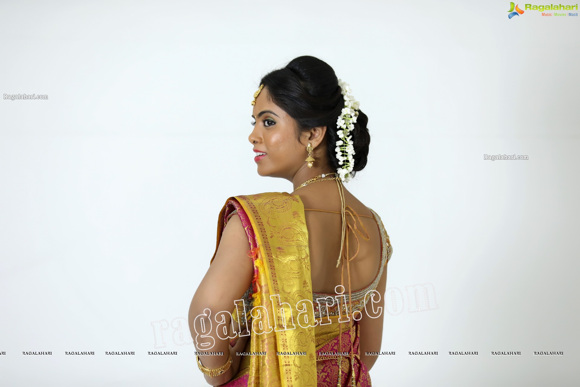 Sameera Reddy G in Pink and Gold Silk Saree With Jewellery Exclusive Photo Shoot