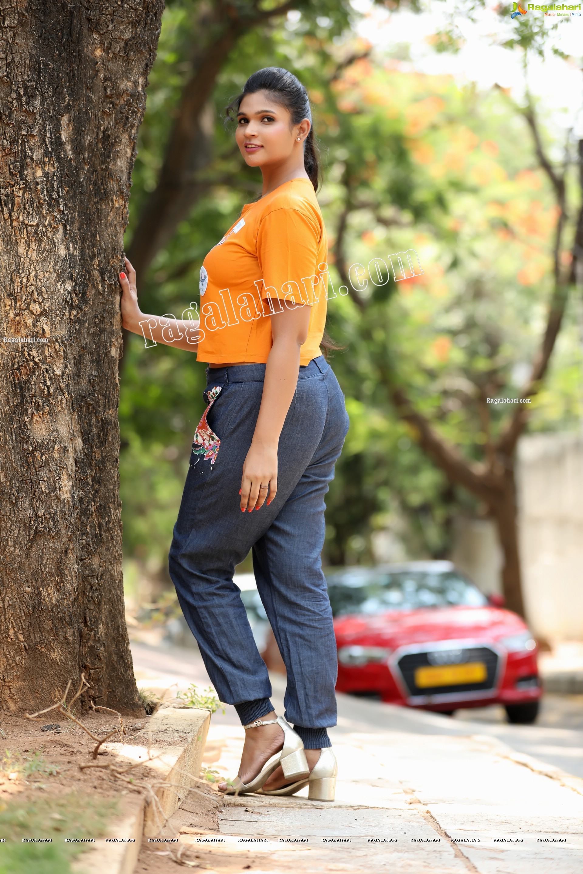 Twinkle Thomala in Yellow T-Shirt and Jeans Exclusive Photo Shoot