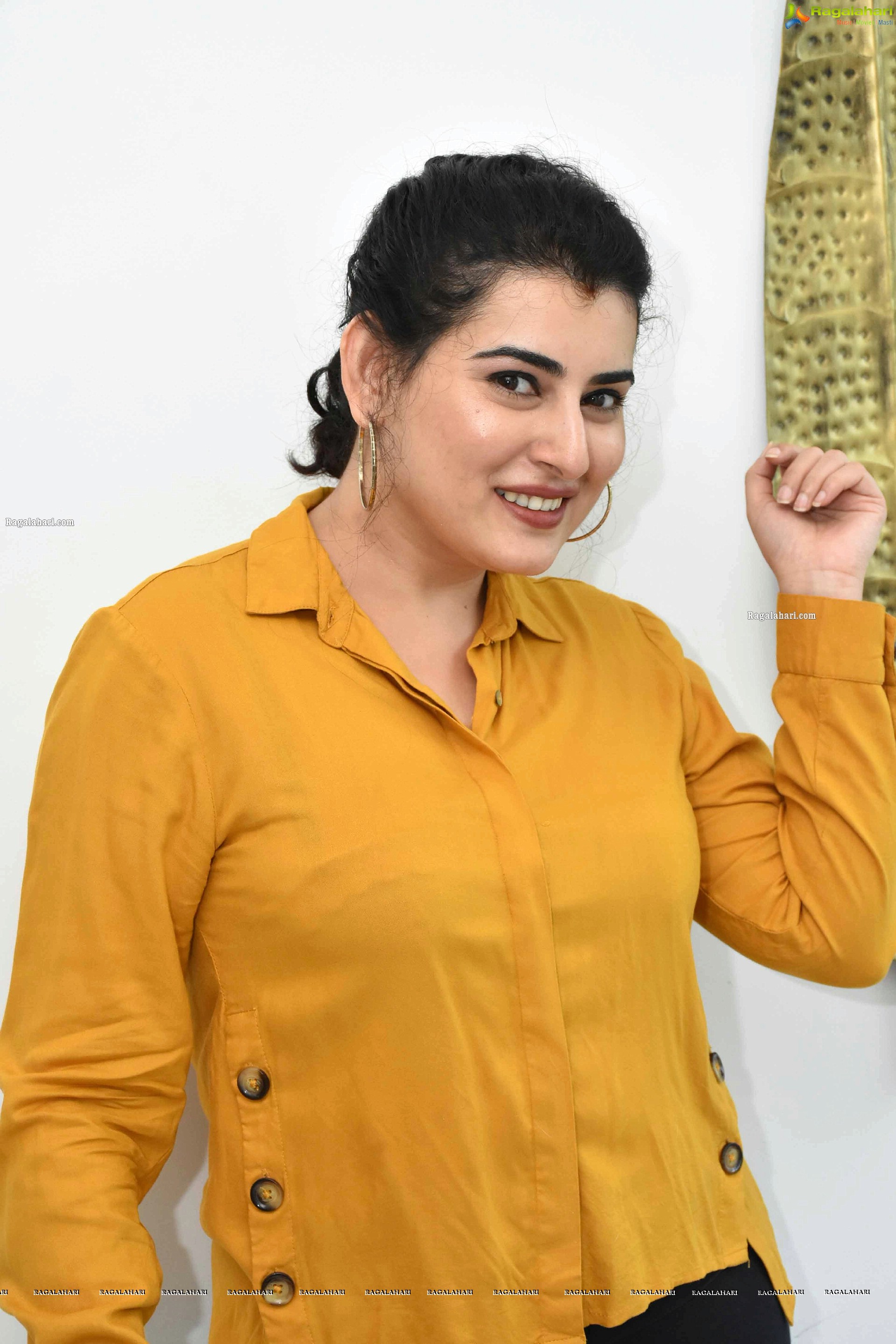 Archana Shastry Latest Stills, HD Photo Gallery