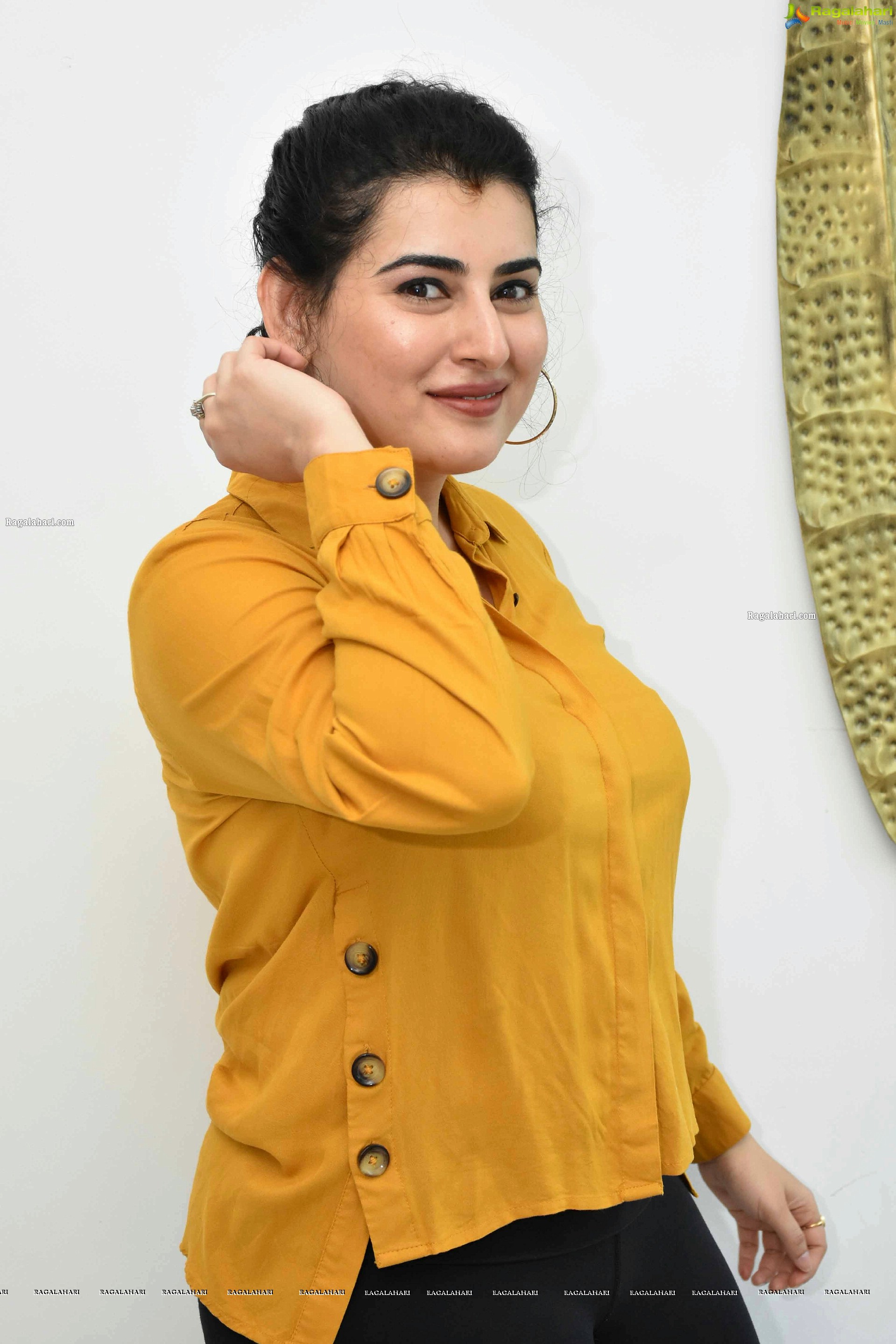 Archana Shastry Latest Stills, HD Photo Gallery