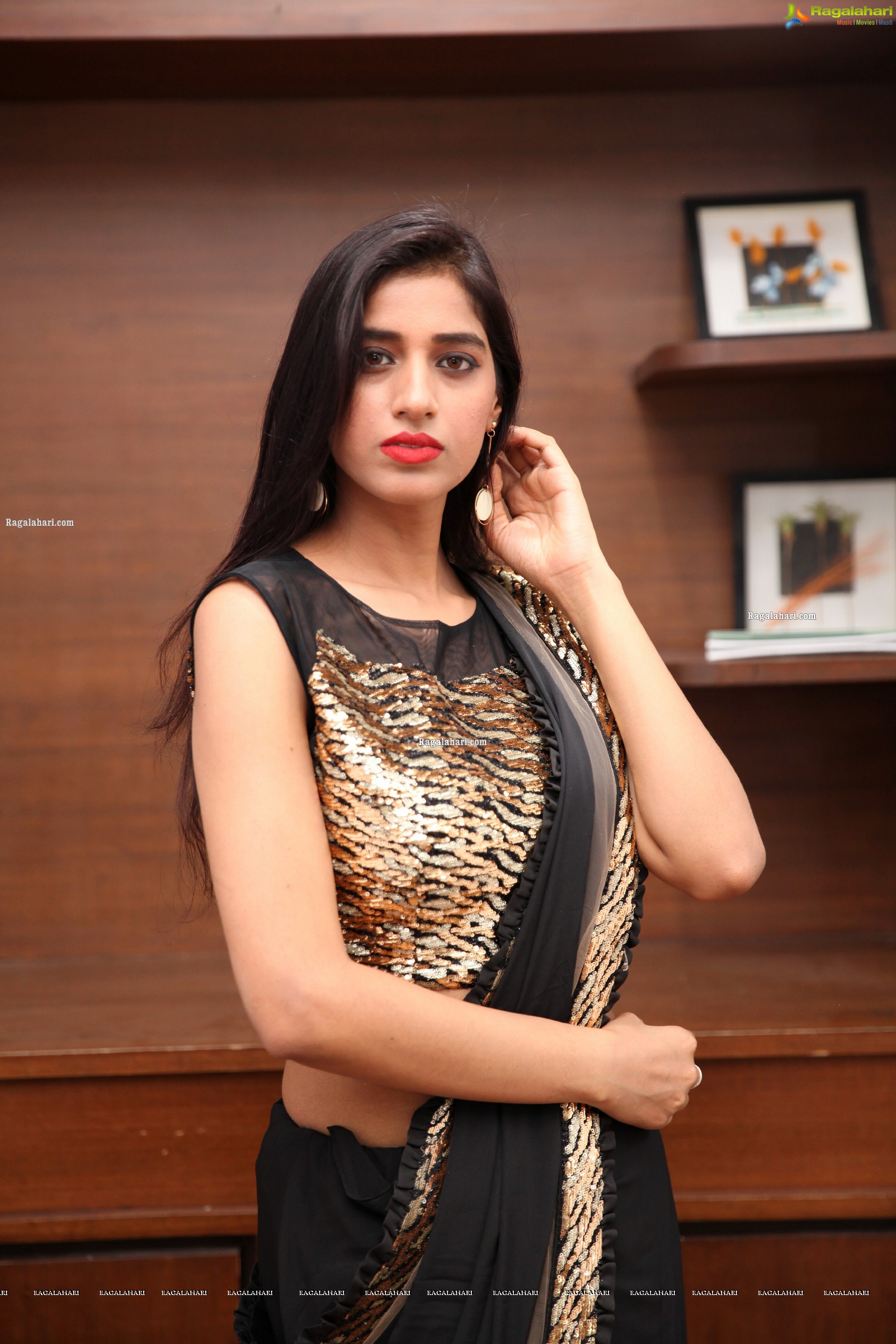 Naziya Khan in Black Designer Saree, HD Photo Gallery