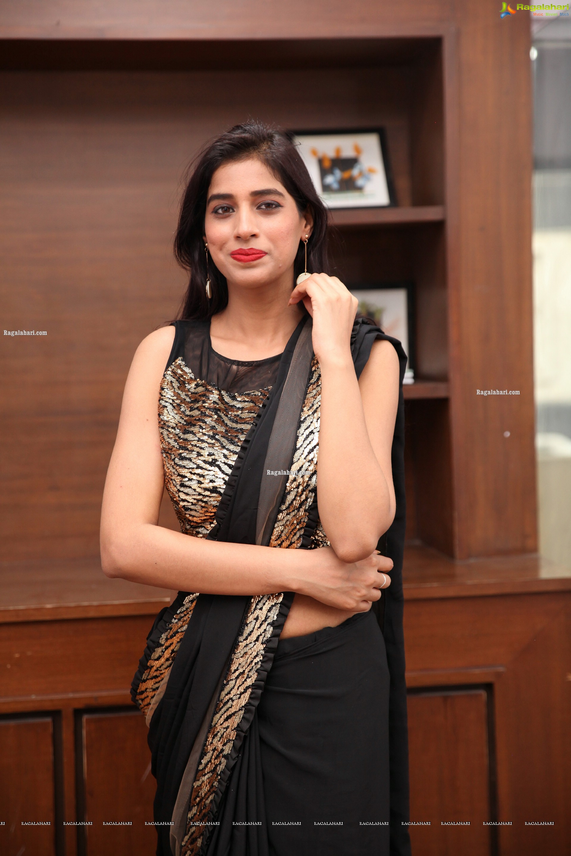 Naziya Khan in Black Designer Saree, HD Photo Gallery