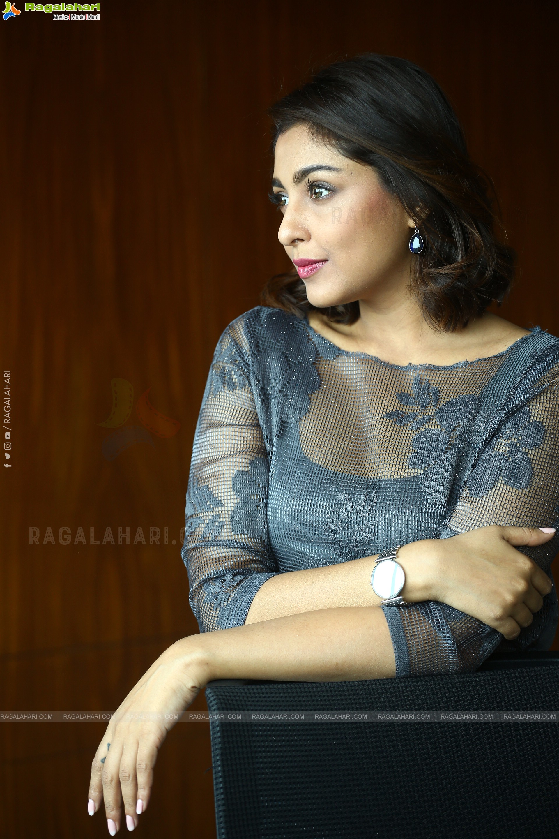 Madhu Shalini at 9 Hours Web Series Interview, HD Photo Gallery