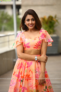 Madhu Shalini at 9 Hours Pre-Release Event