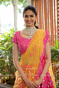 Manasa Varanasi Poses With Jewellery