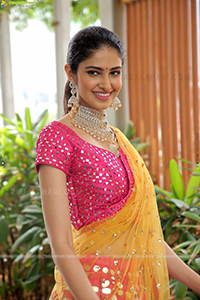 Manasa Varanasi Poses With Jewellery