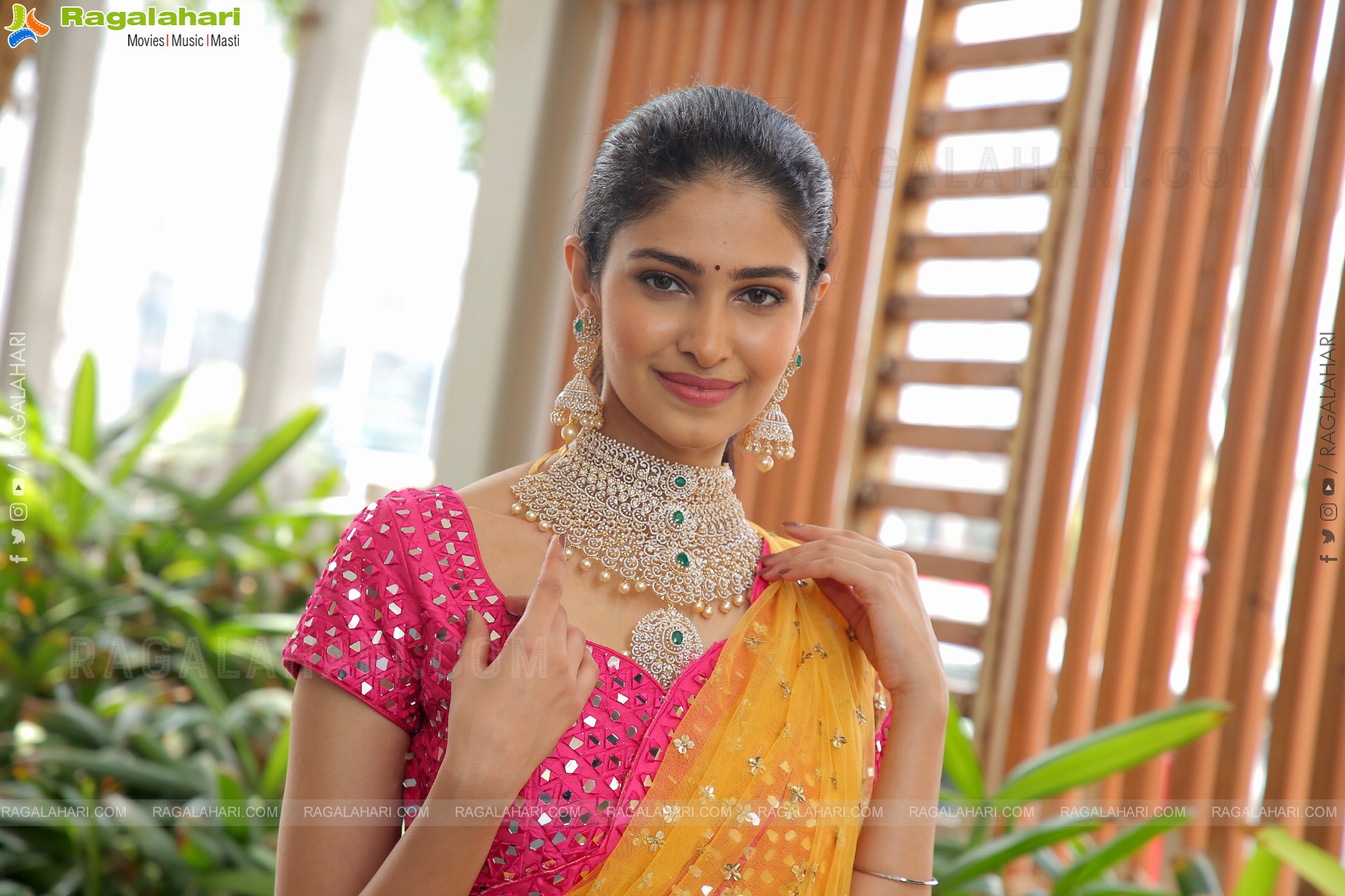 Manasa Varanasi Poses With Jewellery, HD Photo Gallery