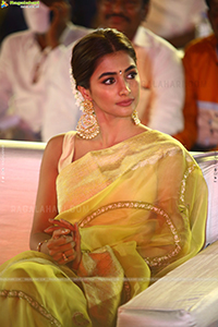 Pooja Hegde Latest HD Photo Gallery