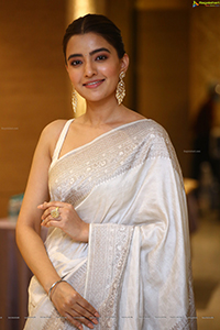 Rukshar Dhillon at AVAK Press Meet