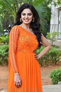 Roshni Desai at O Kala First Look Launch