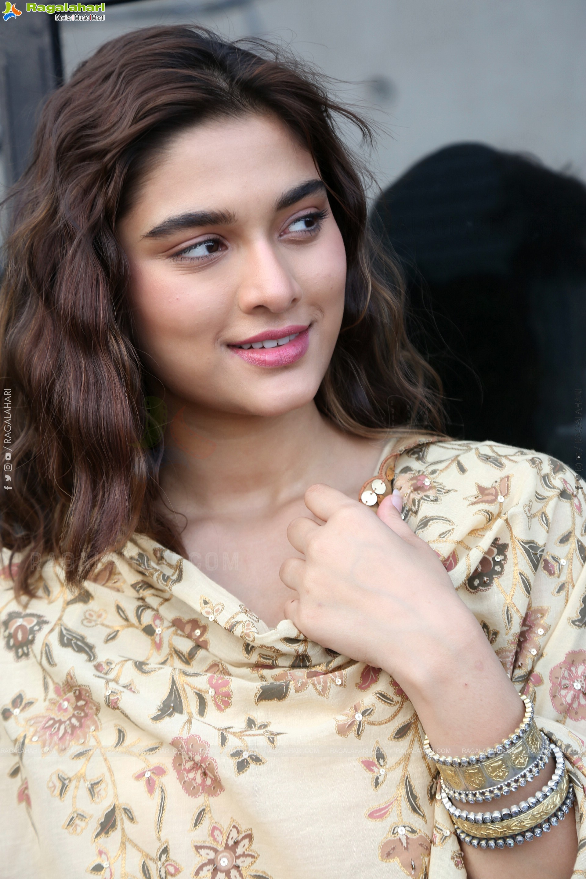 Saiee M Manjrekar at Major Movie Interview, HD Photo Gallery