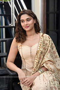 Saiee M Manjrekar at Major Interview